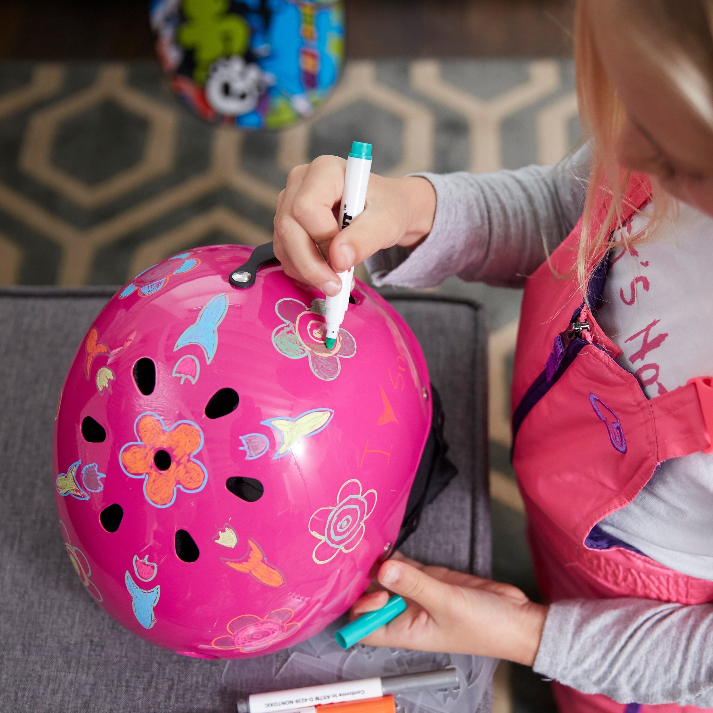 Wipeout™ Dry Erase Snow Helmet - Whiteboard Snowboard & Ski Helmet for Kids & Adults - Perfect for Slopes, Resorts & Winter Sports