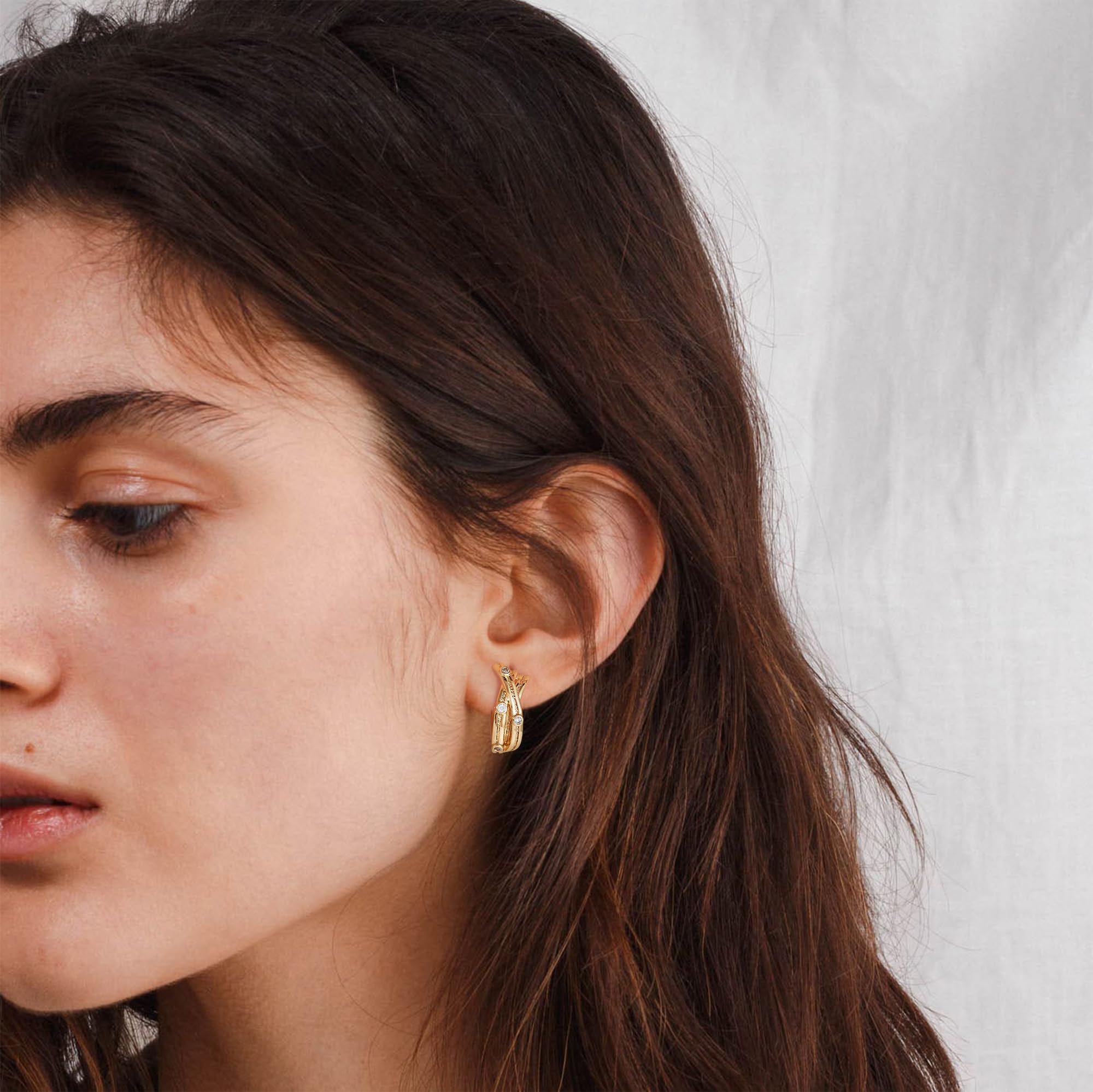 14K Gold Plated Huggie Hoop Earrings for Women - Hypoallergenic Twisted Chain Hollow Out Earrings - Fashion Jewelry Gift for Her - Perfect for Daily Wear, Parties & Special Occasions