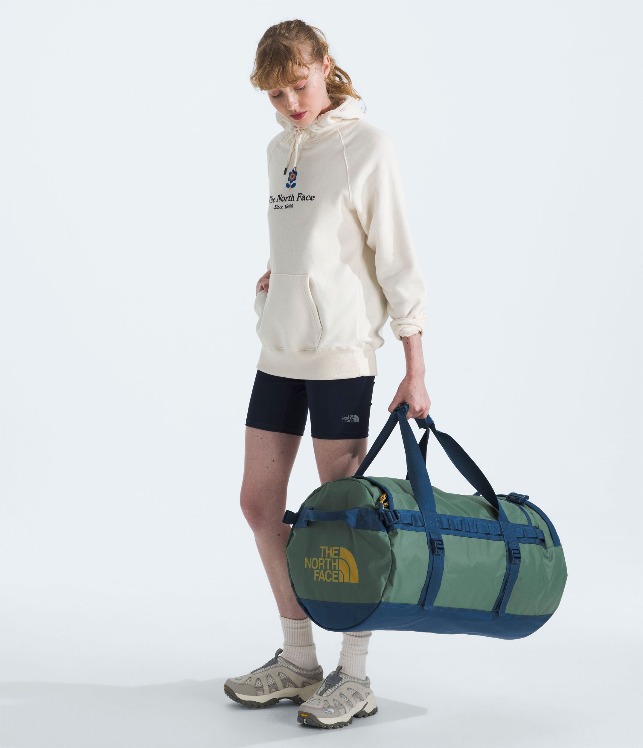 The North Face Base Camp Duffel Bag - Medium Size Travel Duffel for Camping, Hiking & Outdoor Adventures - Water-Resistant Gear Bag for Gym, Work & Weekend Trips