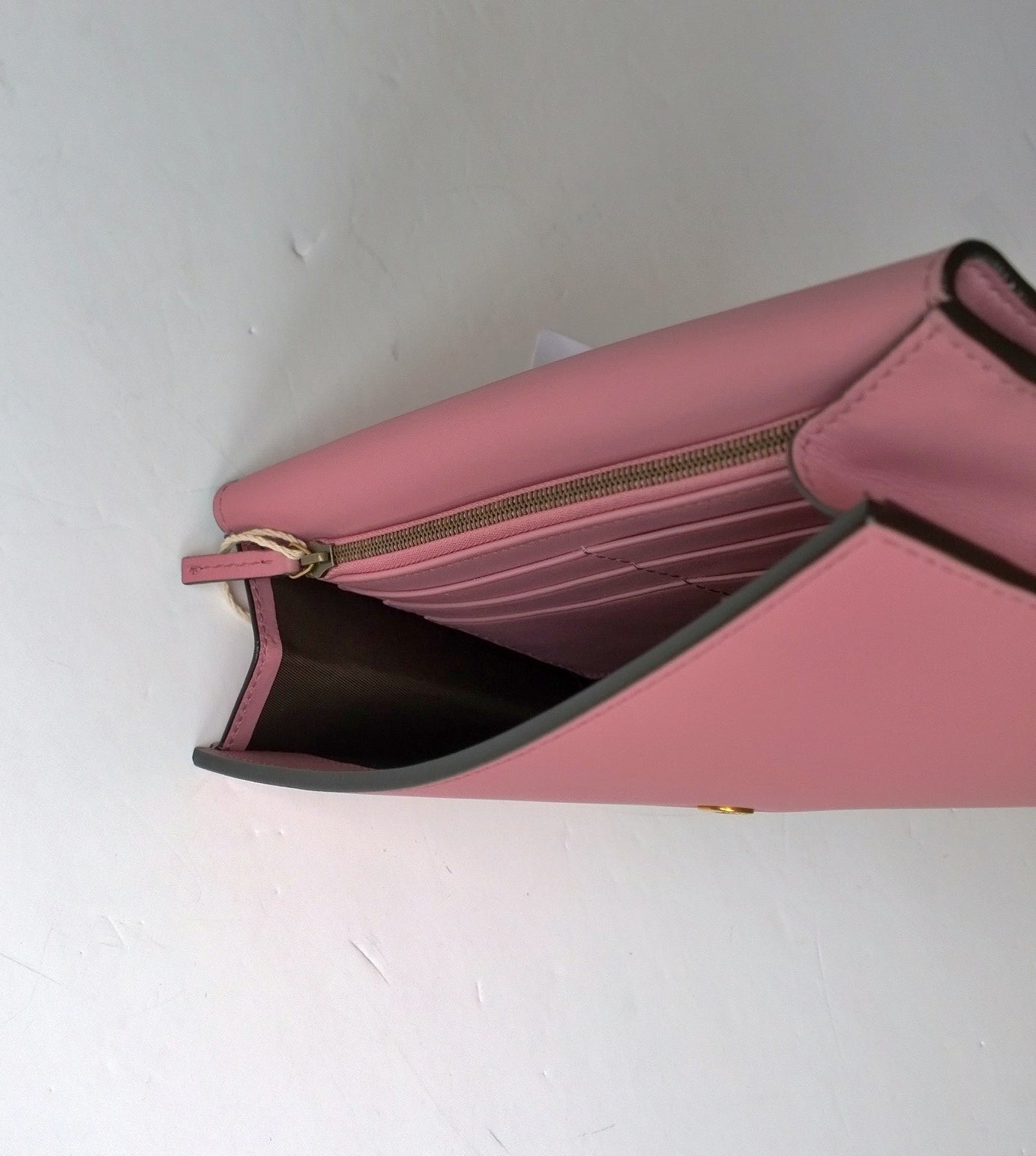 Gucci Peony Pink Leather and Pearl Clutch Bag for Women - Elegant Evening Clutch with Pearl Accents for Parties, Weddings & Special Occasions