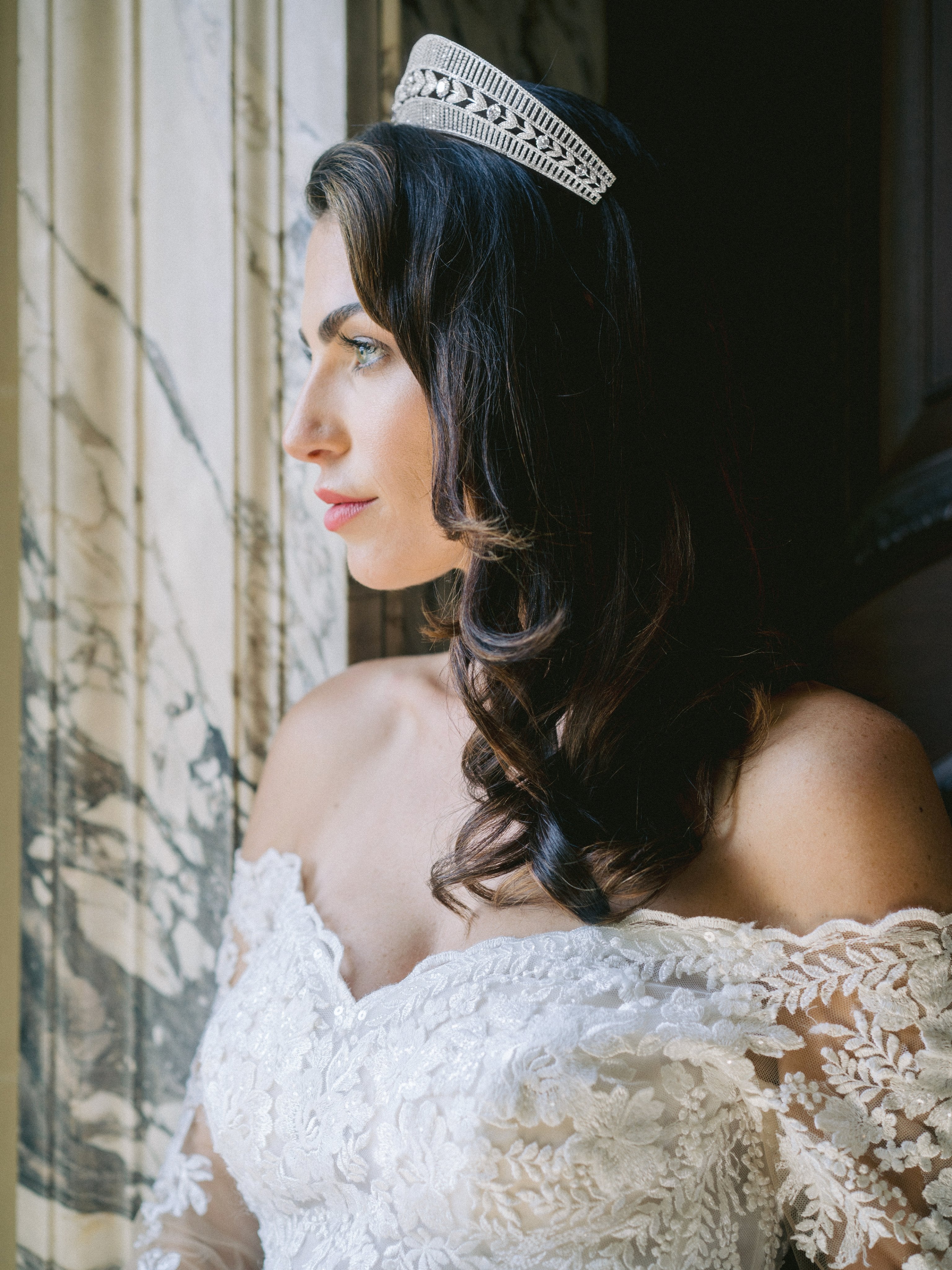 QUINN Simulated Diamond Bridal Tiara – Sparkling Wedding Crown for Brides, Princess Costume & Special Occasions