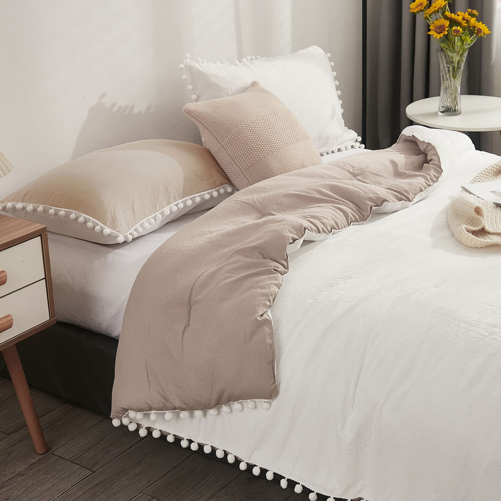 Bedbay White & Taupe Reversible Boho Comforter Set - Twin Size Shabby Chic Bedding with Pom Pom Trim & 1 Pillow Cover | Perfect for Guest Rooms, Dorm Decor & Cozy Bedroom Makeovers