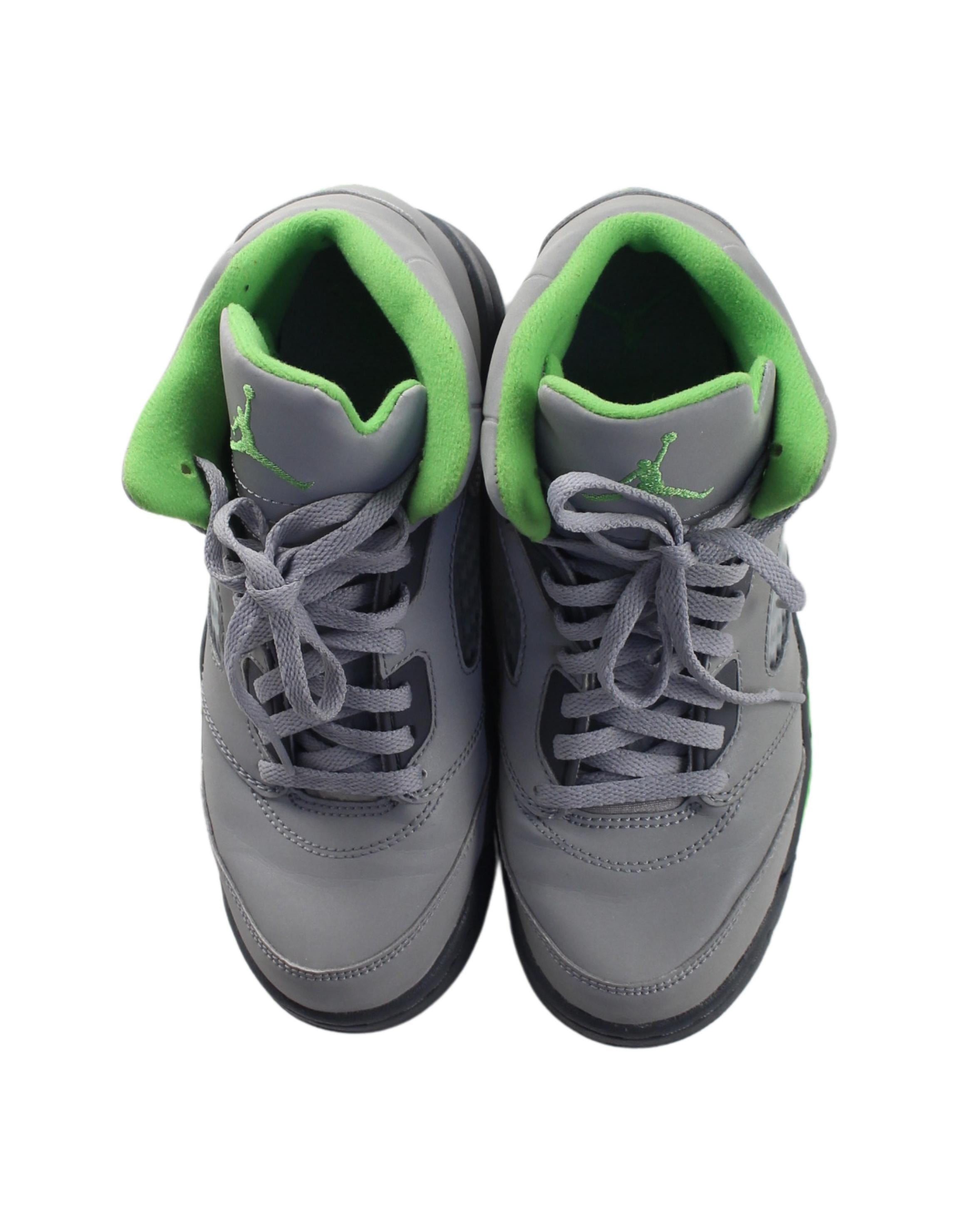 Air Jordan Sneakers for Men & Women - Size EU33 (US 5.5) - Retro Basketball Shoes for Running, Gym & Streetwear Fashion