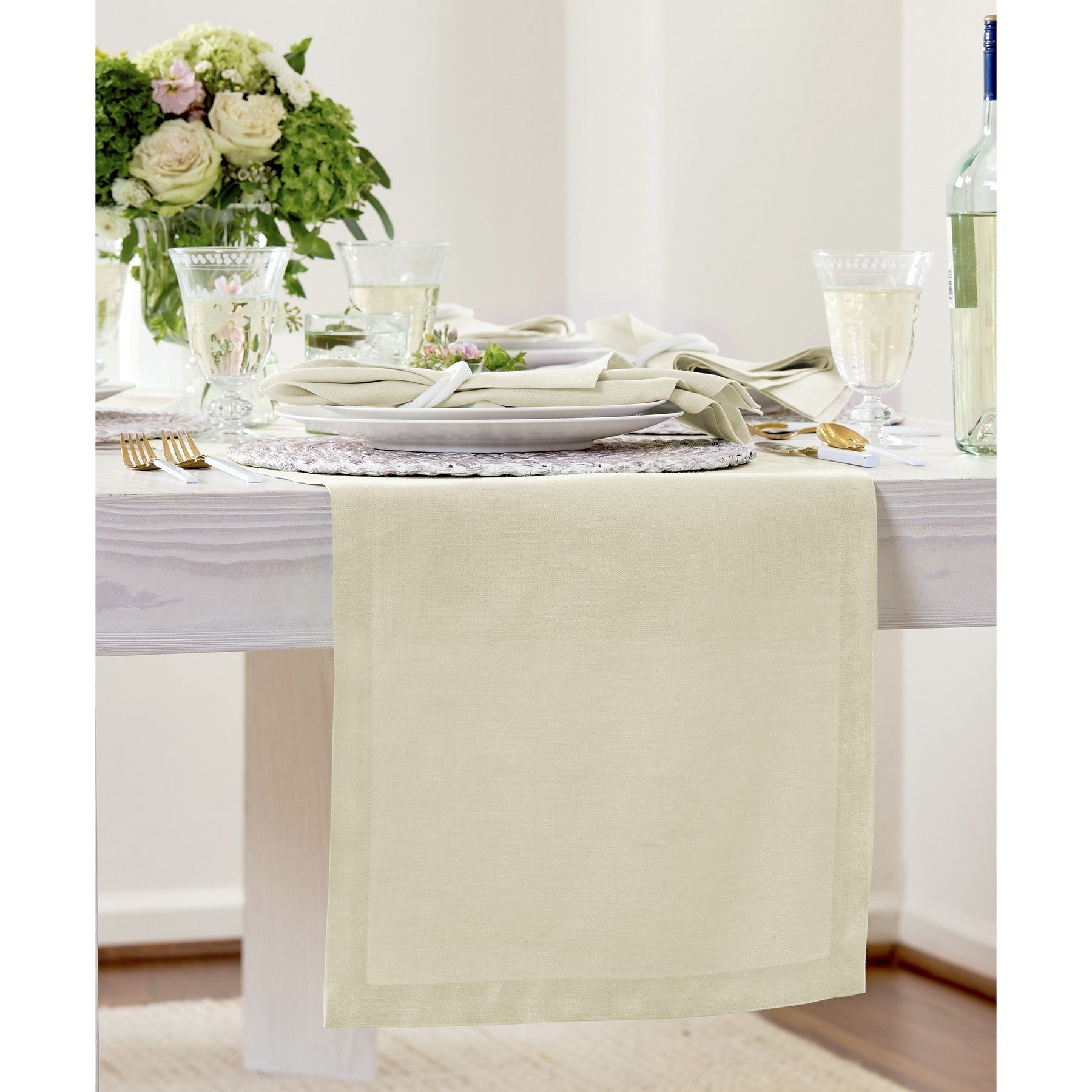 Elegant Fete Table Runner for Weddings, Parties & Events - Premium Decorative Dining Table Cover for Home & Restaurant Decor