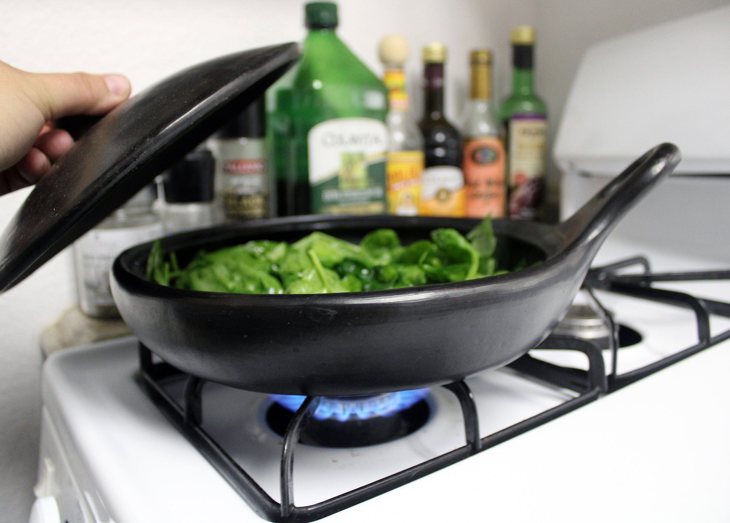 Authentic Chamba Saute Pan - Elegant All-Natural Black Clay Frying Pan with Handle & Lid - Stovetop & Oven Safe - Handmade in Colombia - Perfect for Sauteing, Frying & Slow Cooking