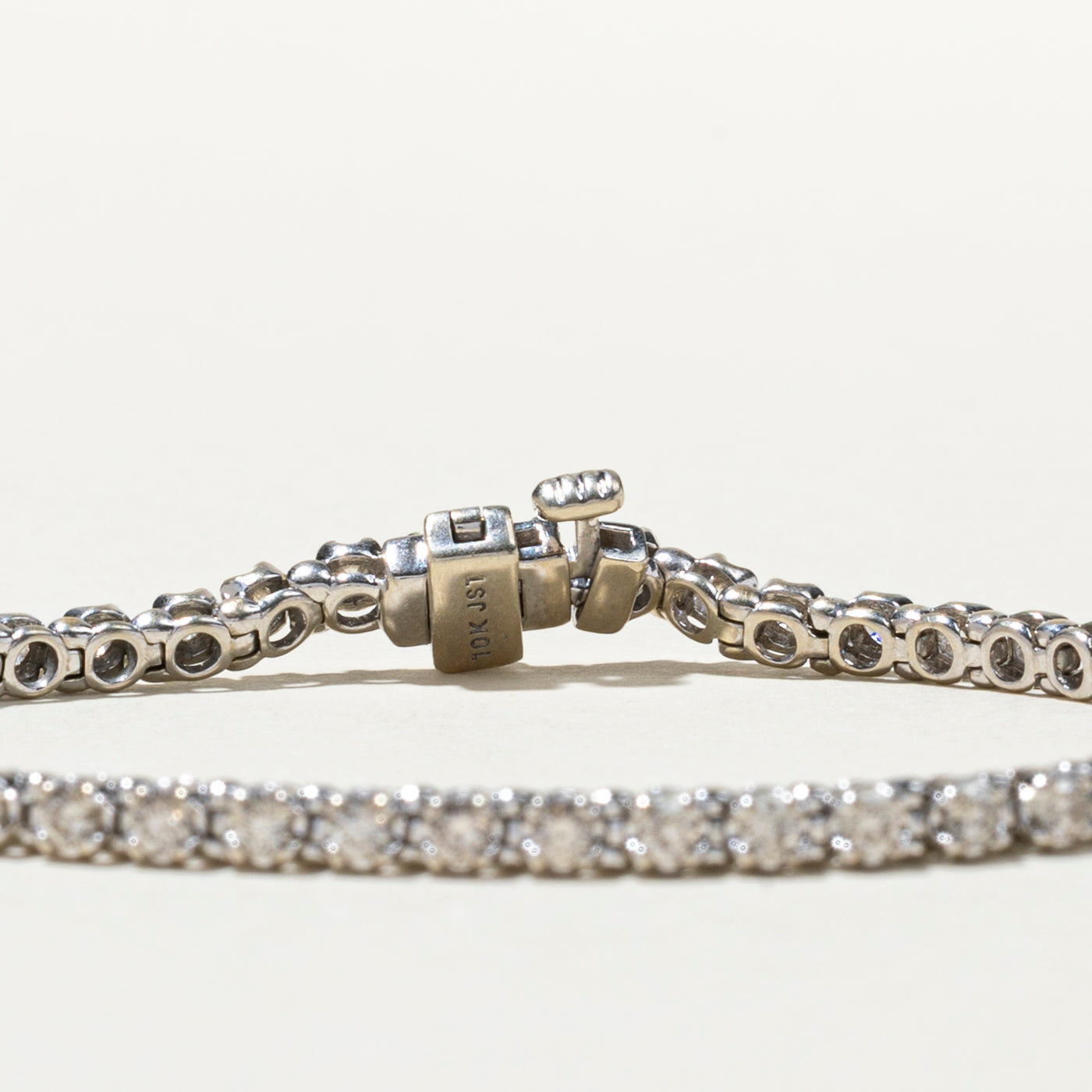 10K White Gold Diamond Tennis Bracelet - 1.96 Carat Total Weight (CTW) - 6.75 Inches - Elegant Jewelry for Women - Perfect for Weddings, Anniversaries & Special Occasions