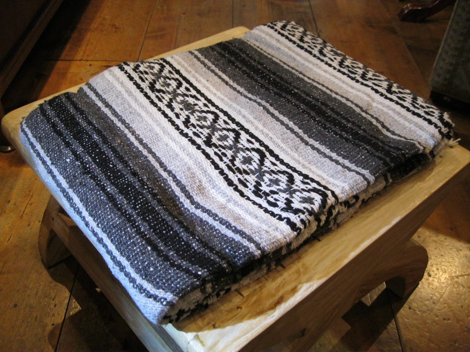 Authentic Mexican Falsa Blanket - Large Black Mexican Blanket for Home Decor, Beach Picnics, and Outdoor Adventures