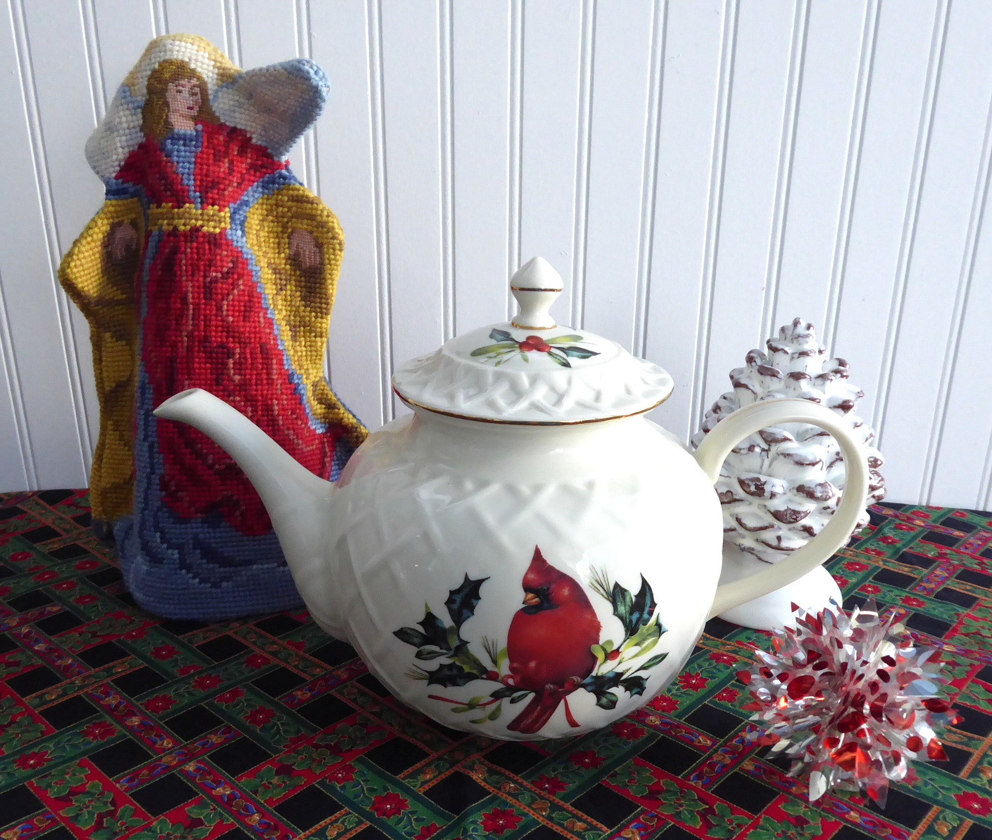 Lenox Winter Greetings Large Teapot with American Red Cardinal & Holly Design - Perfect for Christmas Tea Parties & Holiday Home Decor