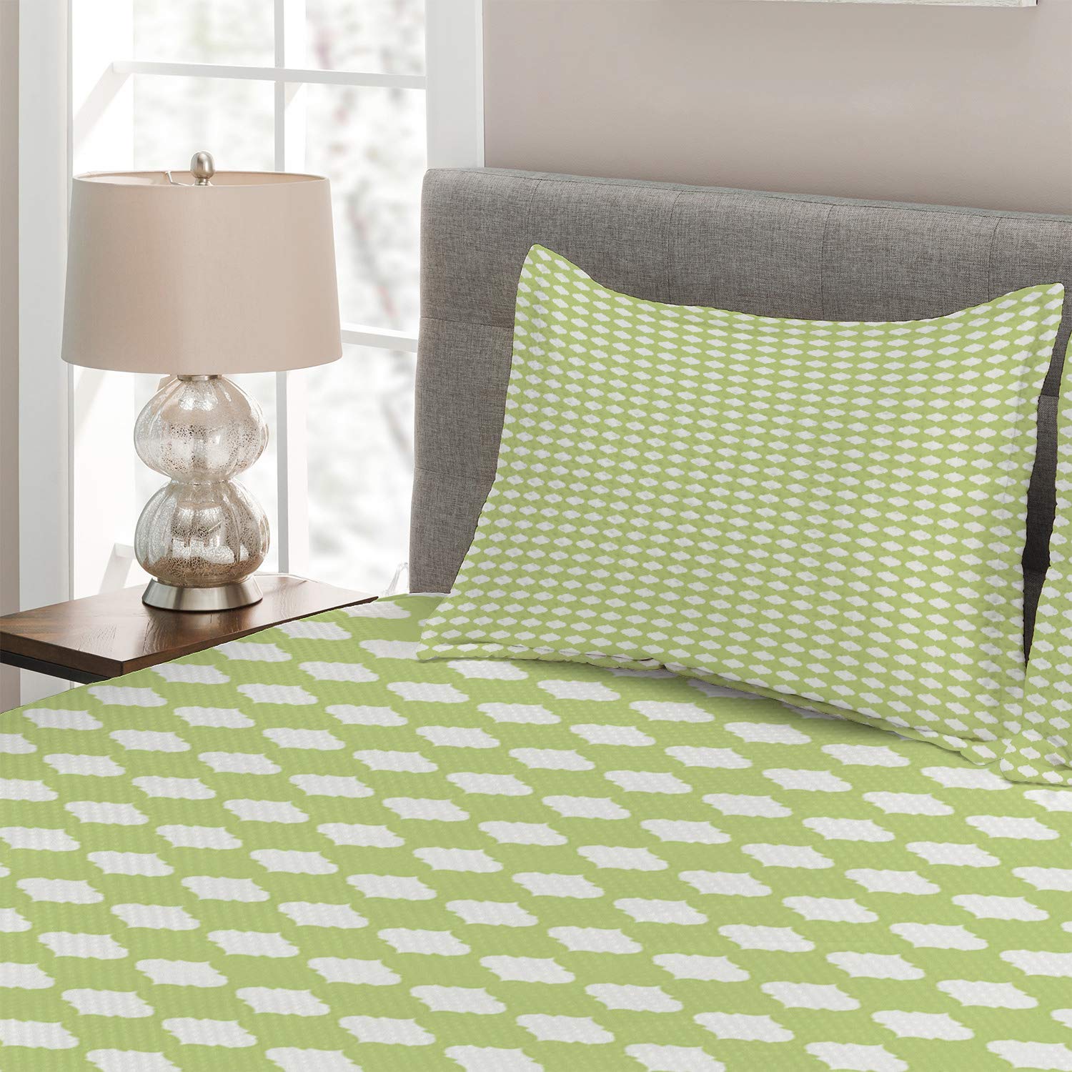 Ambesonne Oriental King Size Quilted Bedspread Set - 3 Piece Symmetric Eastern Pattern Bedding with 2 Pillow Shams in Pale Green & White | Luxury Bedroom Decor for Modern Homes