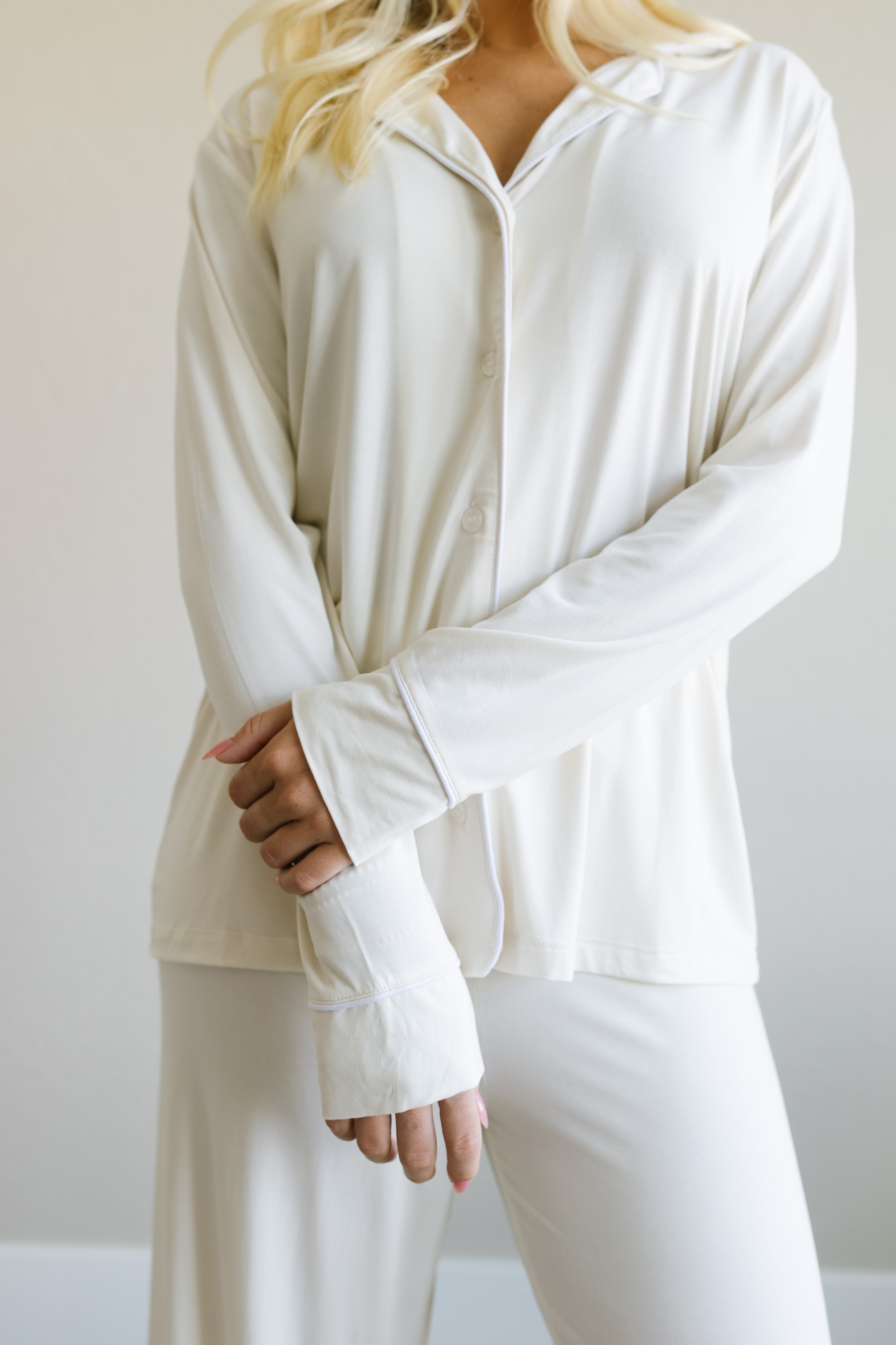 Luxury Pearl Pajama Set for Women - Soft & Comfortable Sleepwear - Perfect for Nighttime Relaxation & Gift Giving