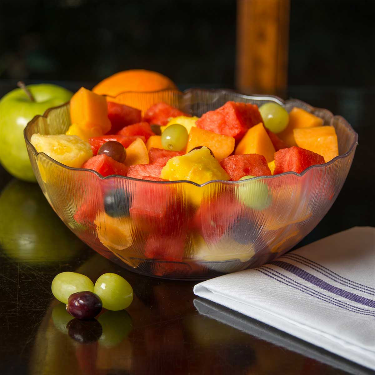Carlisle 690907 Clear Petal Mist Bowl - 2.4 Quart Serving Bowl for Salads, Pasta, Snacks - Perfect for Parties, Picnics & Family Gatherings