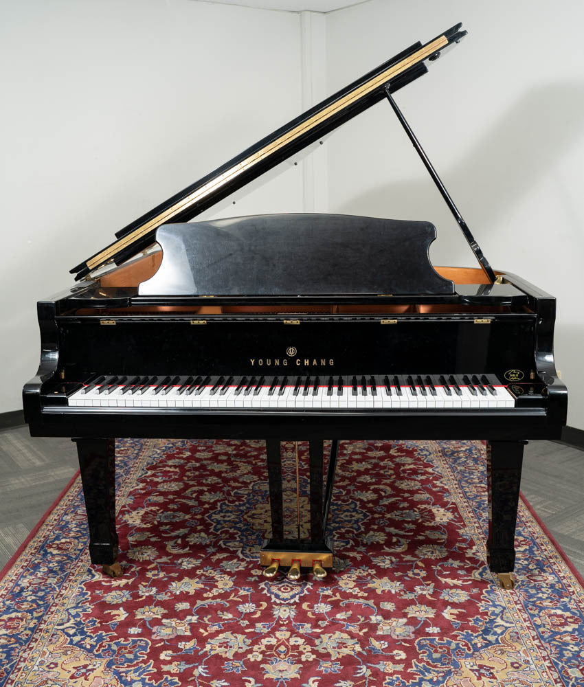1982 Young Chang 6'10 PG 208 Grand Piano in Polished Ebony - Perfect for Concert Halls, Music Studios & Luxury Home Decor