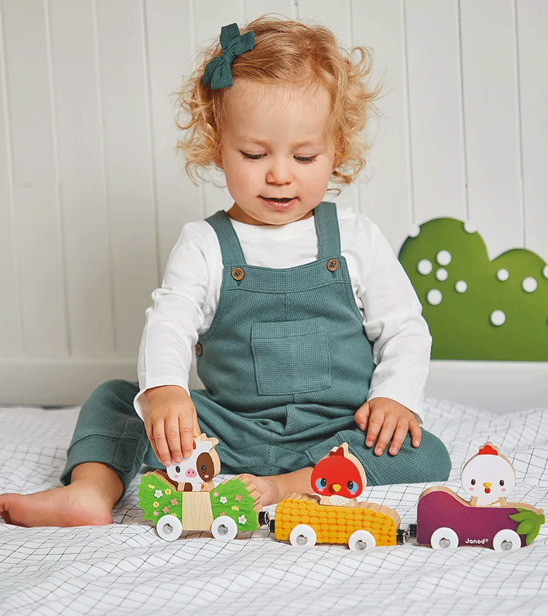 Janod Magnetic Farm Animals Toy Set - Educational Wooden Animal Figures for Kids - Perfect for Preschool Learning, Farm-Themed Play & Travel Activities