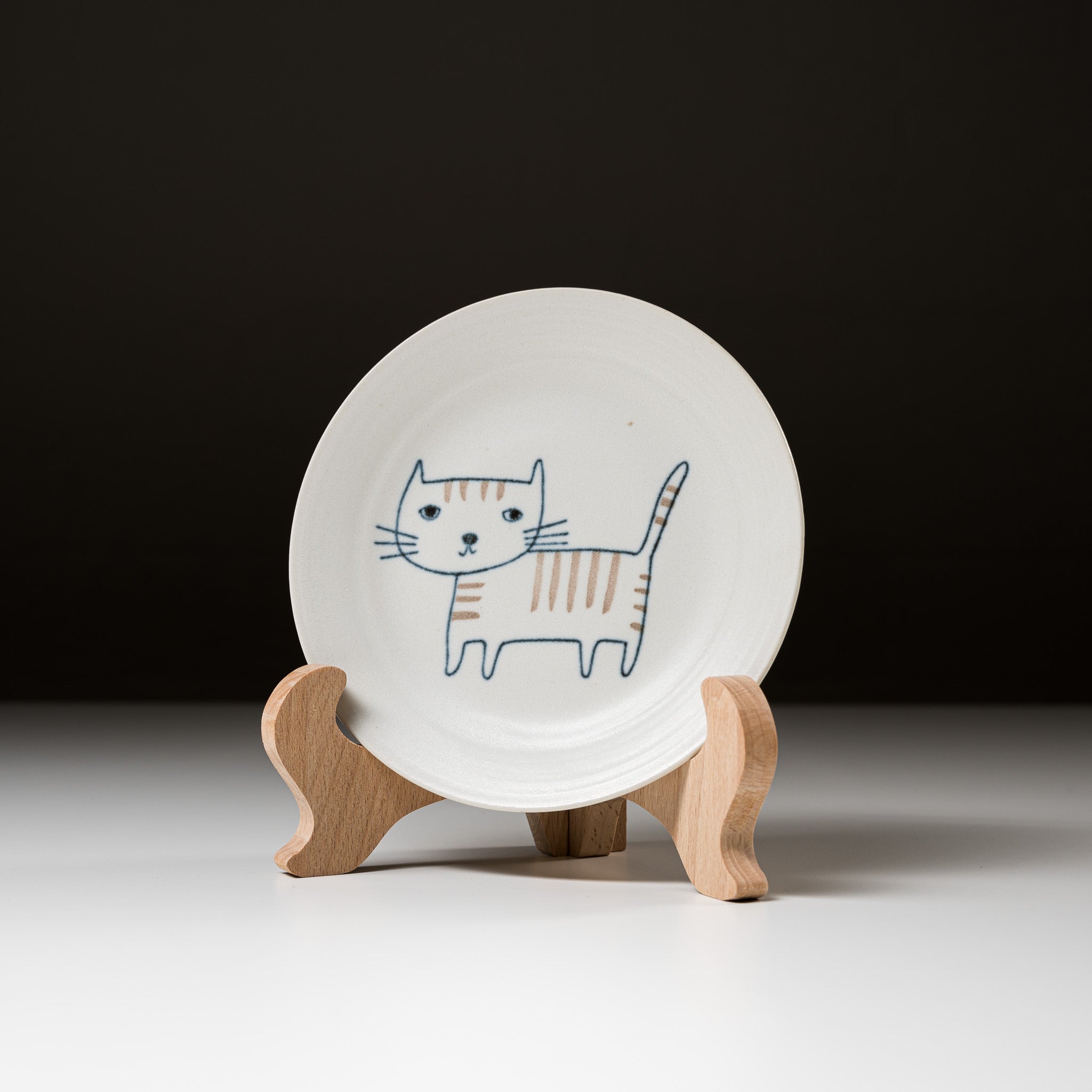 Striped Tora Cat Plate - 14cm Ceramic Dish for Sushi, Desserts & Small Meals | Cute Japanese Cat-Themed Tableware for Home & Restaurant Use