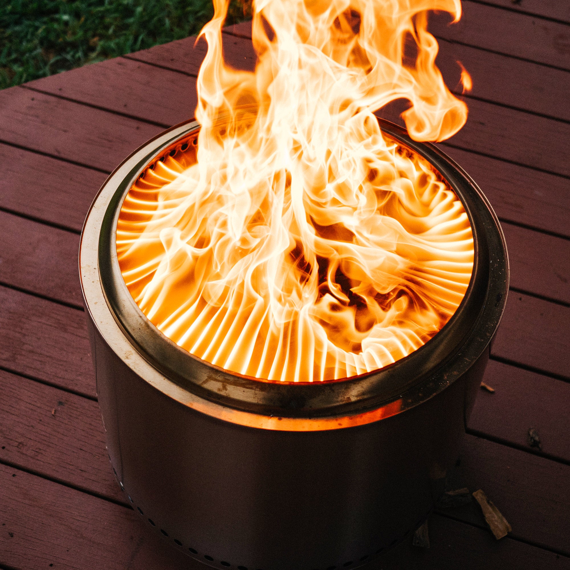 Solo Stove Bonfire 2.0 Smokeless Fire Pit with Stand - Portable Outdoor Camping Fire Pit for Backyard, Patio, Beach & Camping Adventures