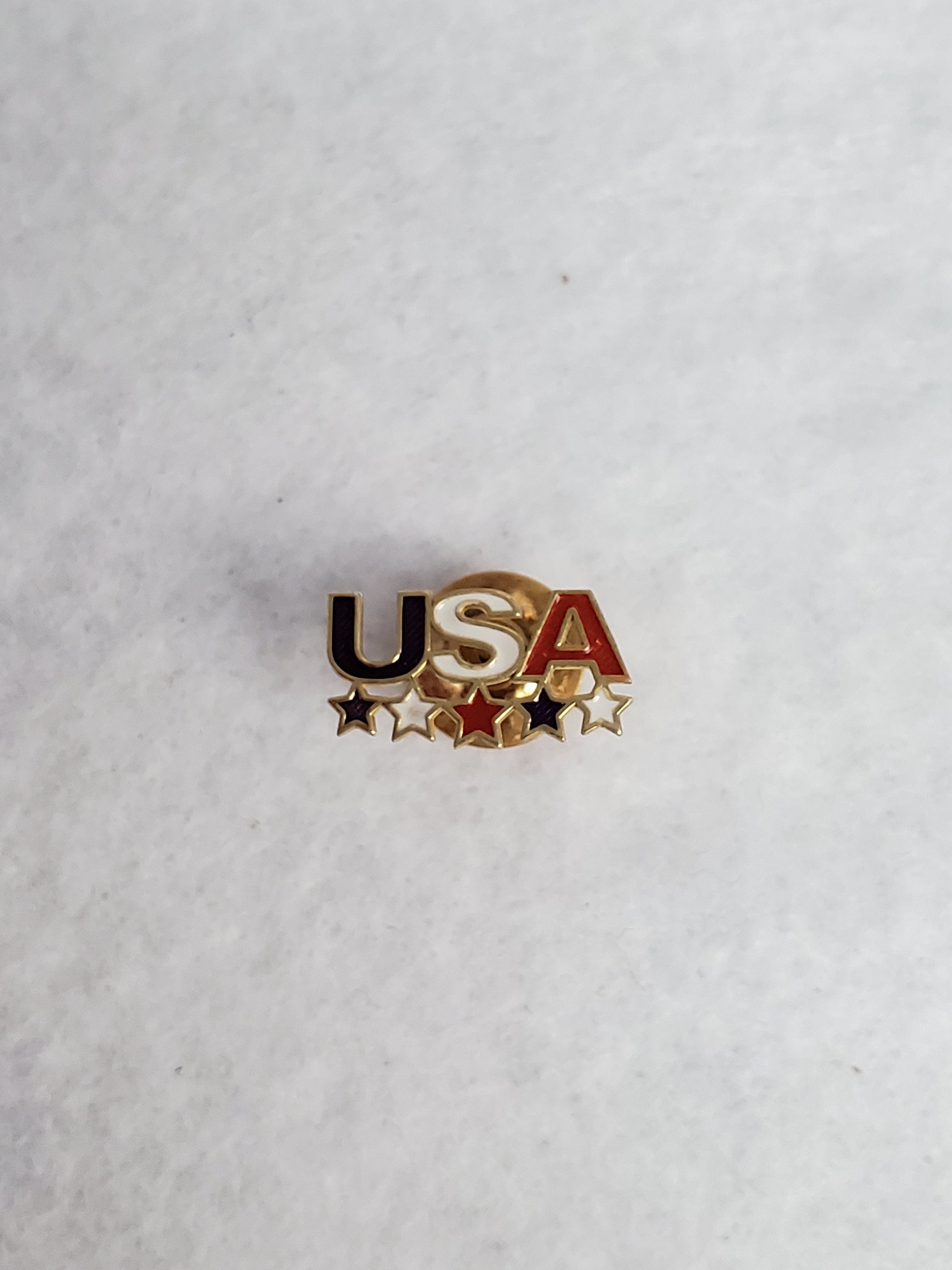 Red, White & Blue USA Patriotic Enamel Pin with Stars - Perfect for Backpacks, Hats & Lapels | American Flag Accessory for Independence Day & Veterans Day