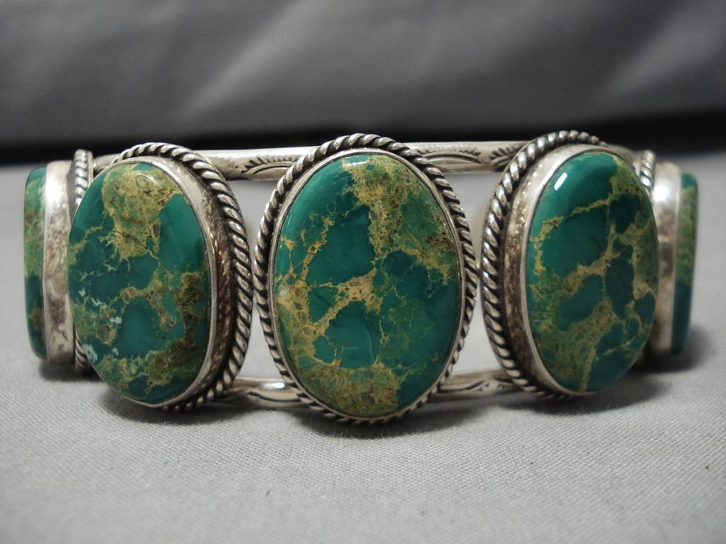 Vintage Native American Navajo Turquoise Sterling Silver Bracelet for Women - Handmade Southwest Jewelry for Boho Fashion & Gift Giving