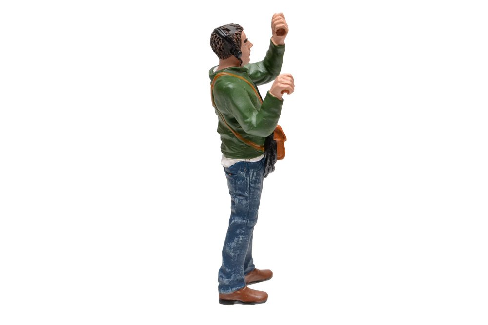 1:24 Scale American Diorama Camera Crew Figure III - Realistic Boom Operator Model for Film Set Dioramas, Photography Scenes & Miniature Displays