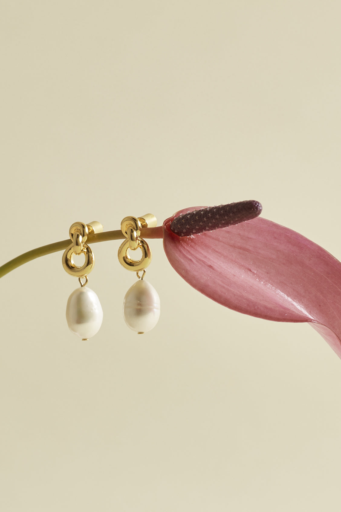 Elegant Knot and Pearl Drop Earrings for Women - Vintage Dangle Earrings for Wedding, Party & Special Occasions