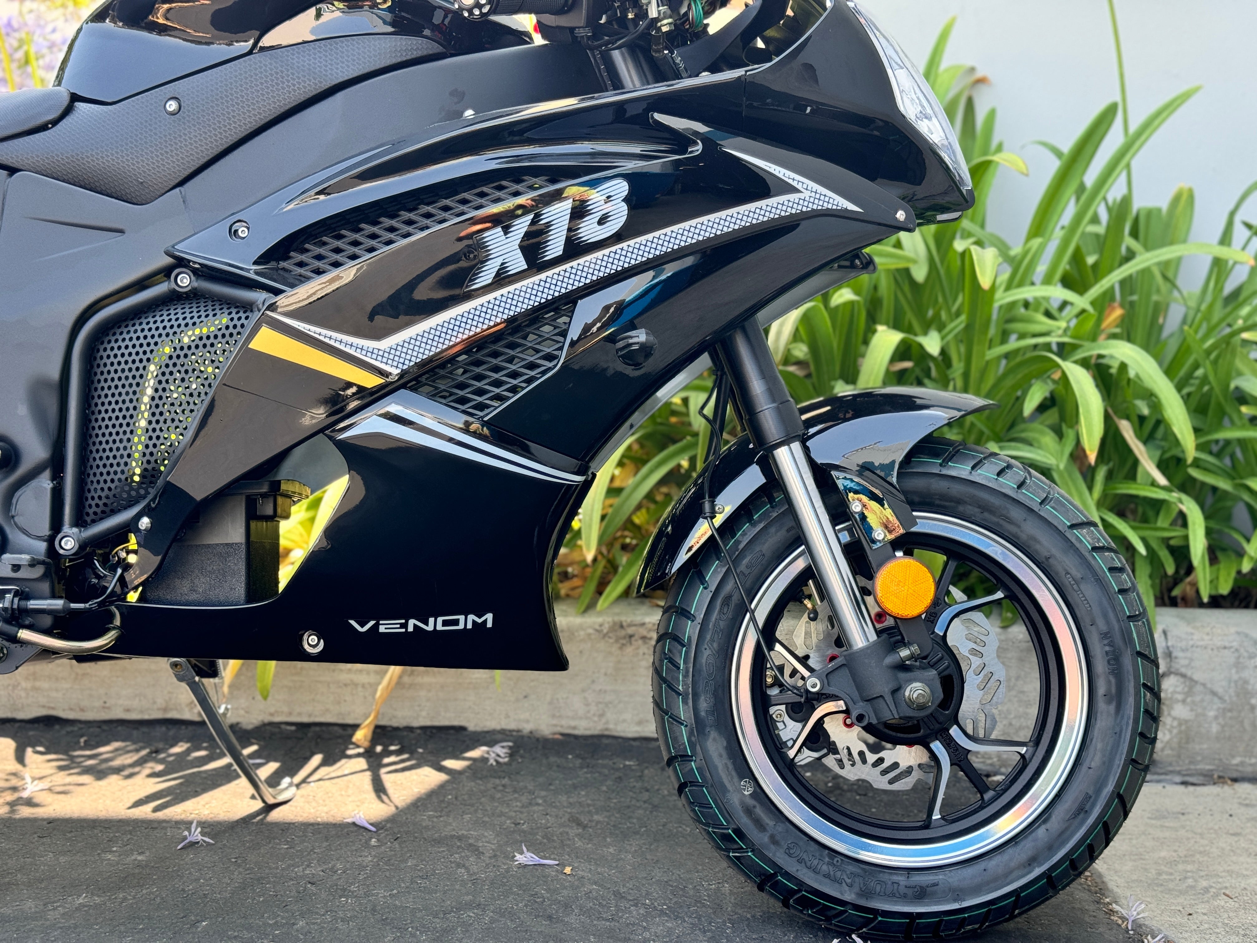 Venom X18 50cc Automatic Motorcycle - Gas Powered Scooter for Adults & Teens - Perfect for Commuting, Campus & Urban Riding
