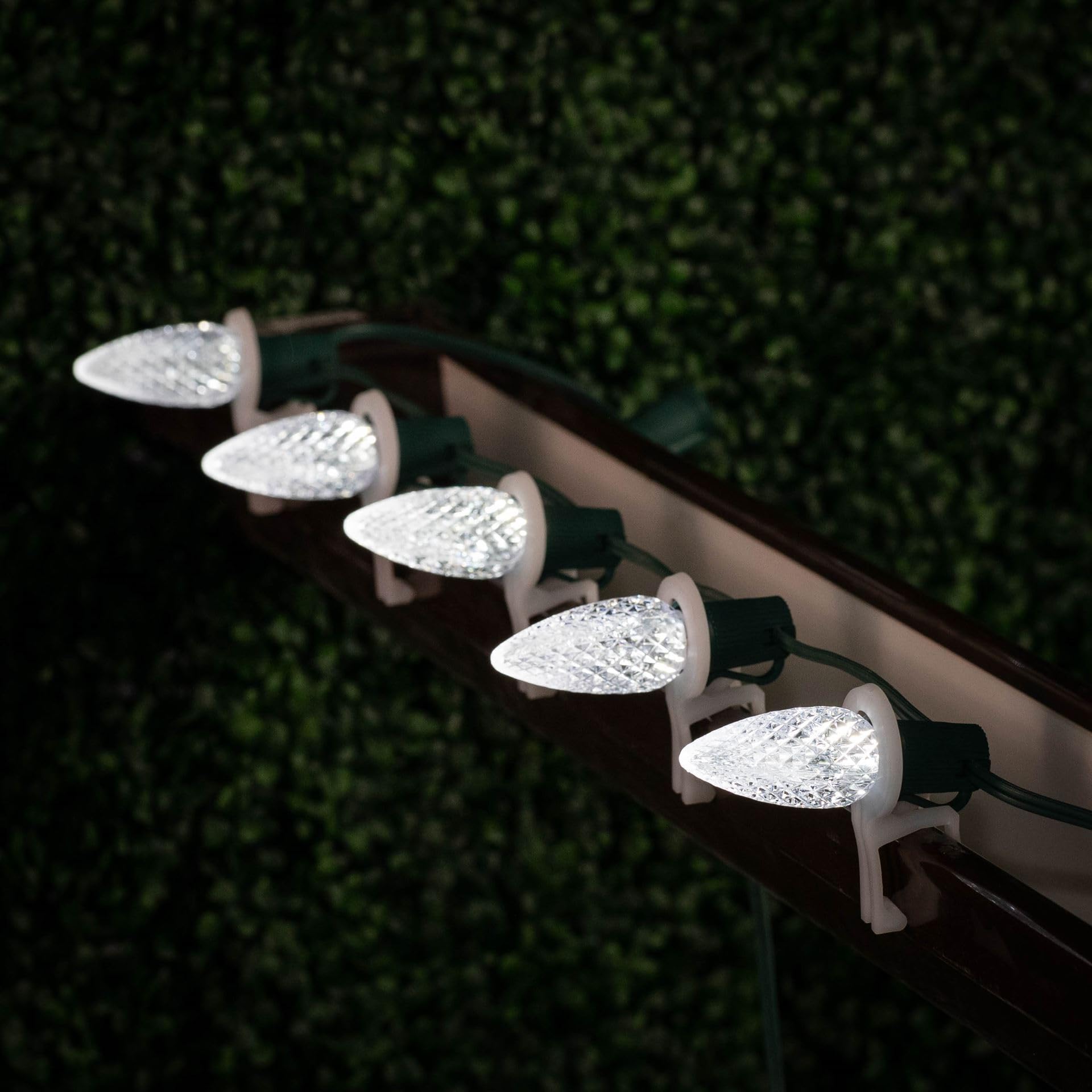 25-Pack C9 LED Faceted Ultra Bright Dimmable Outdoor Christmas Light Bulbs - Pure White - Energy Efficient Replacement Bulbs for Holiday String Lights & Outdoor Decorations (Perfect for Roof Lines, Trees & Holiday Displays)