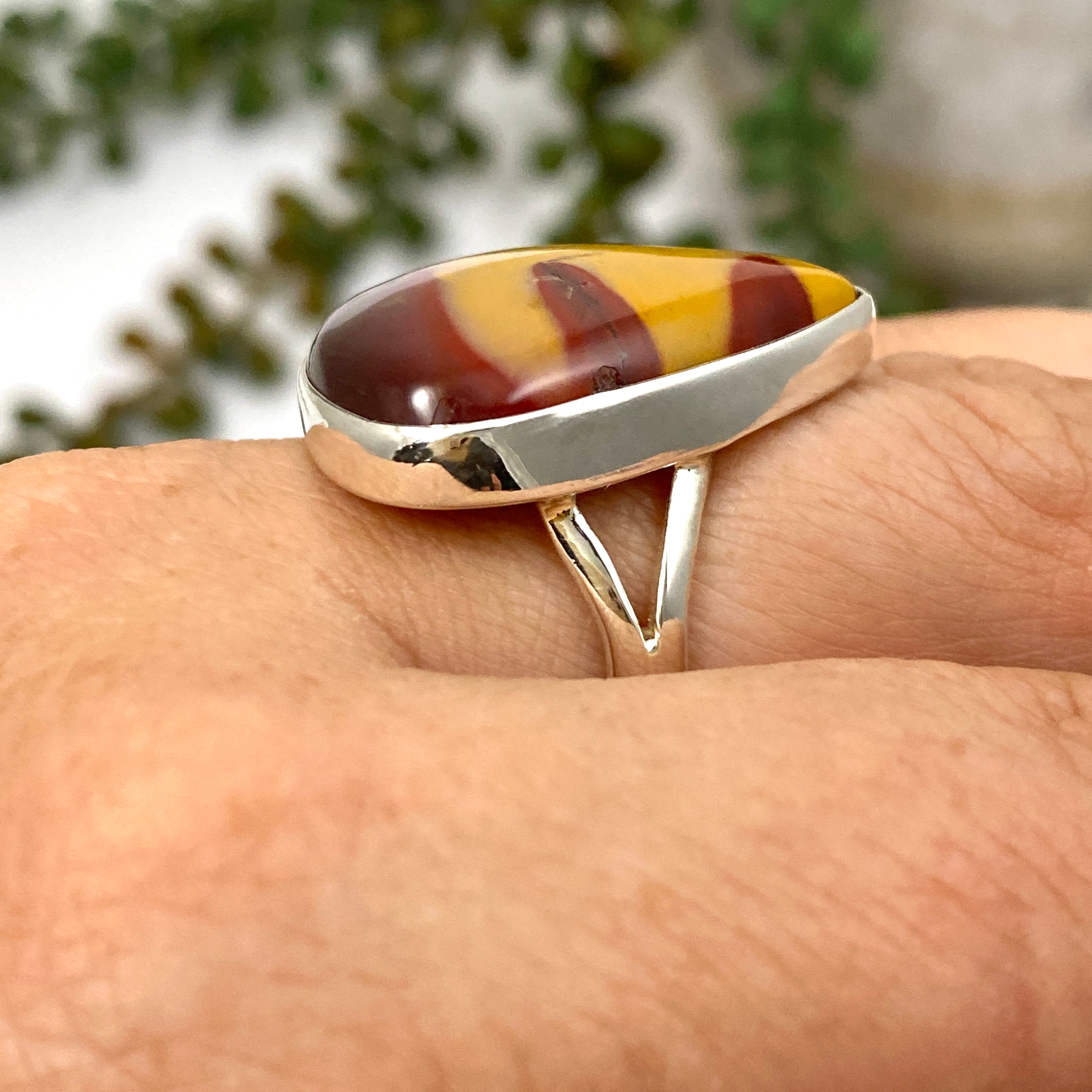 Mookaite Teardrop Cabochon Split Band Ring - Size 8 - KRGJ3387 - Perfect for Boho Jewelry, Spiritual Healing & Unique Gift Giving