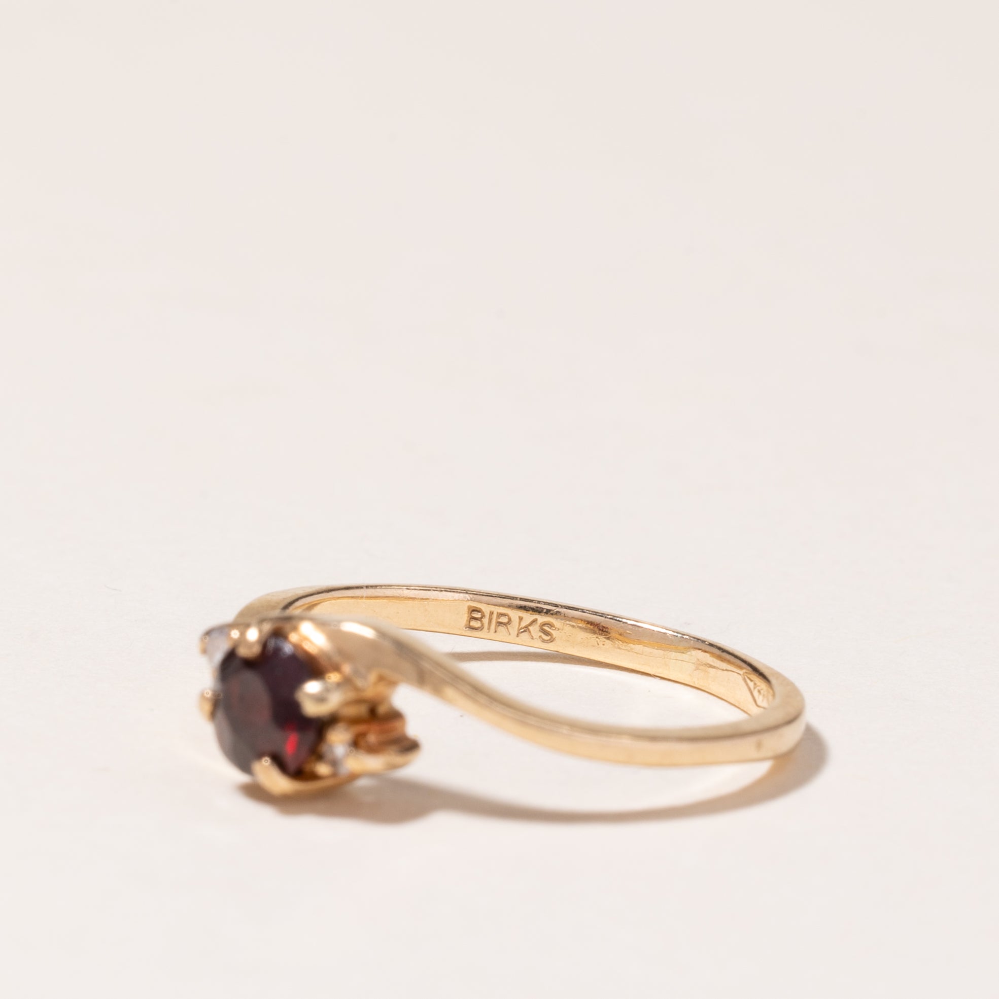 10K Yellow Gold Garnet & Diamond Ring - 0.41ct Garnet & 0.01ctw Diamond - Size 5.25 - Elegant Birthstone Jewelry for Women - Perfect for Anniversary, Engagement & Special Occasion Gifts