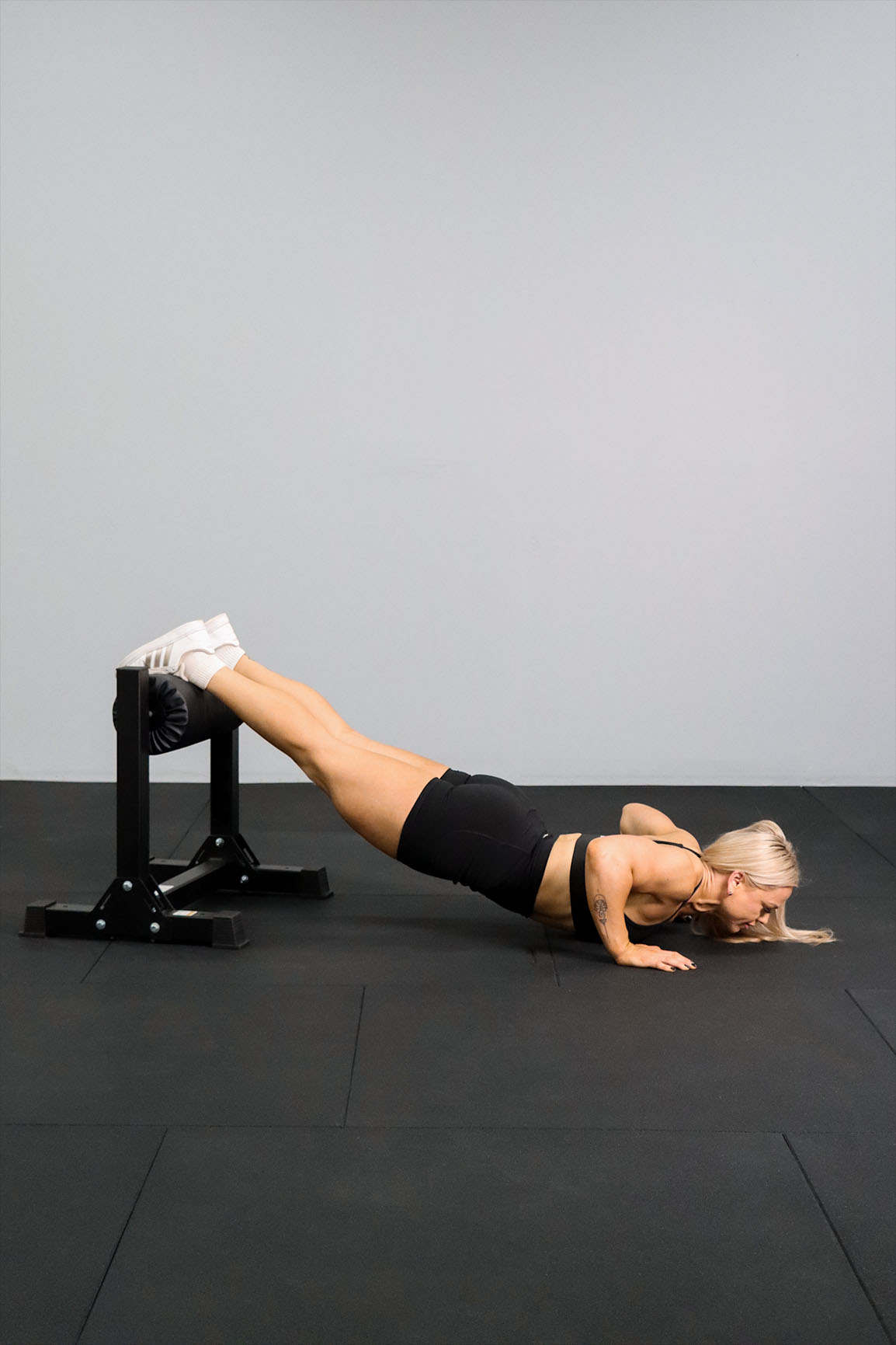 Commercial Body Iron Bulgarian Split Squat Machine - Heavy Duty Gym Equipment for Leg & Glute Workouts - Perfect for Home Gyms & Commercial Fitness Centers