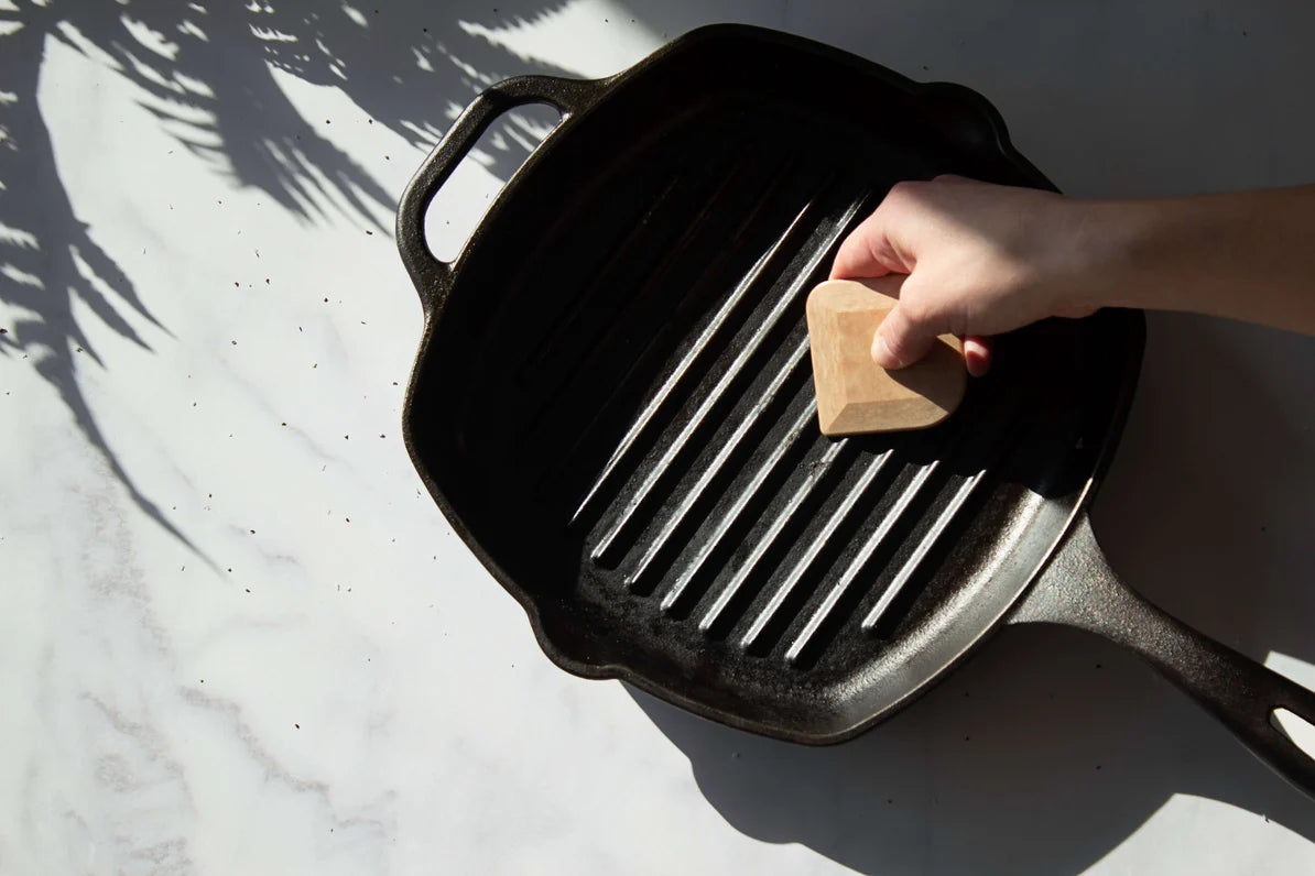 Stainless Steel Pan Scraper - Heavy Duty Kitchen Scraper for Non-Stick Pans, Pots & Cookware - Perfect for Removing Burnt Food & Stubborn Residue - Essential Cooking Tool for Home Chefs & Bakers