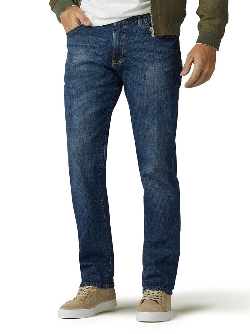 Lee Men's Extreme Motion Straight Fit Tapered Leg Jean - Comfortable Stretch Denim Pants for Work, Casual Wear & Outdoor Activities