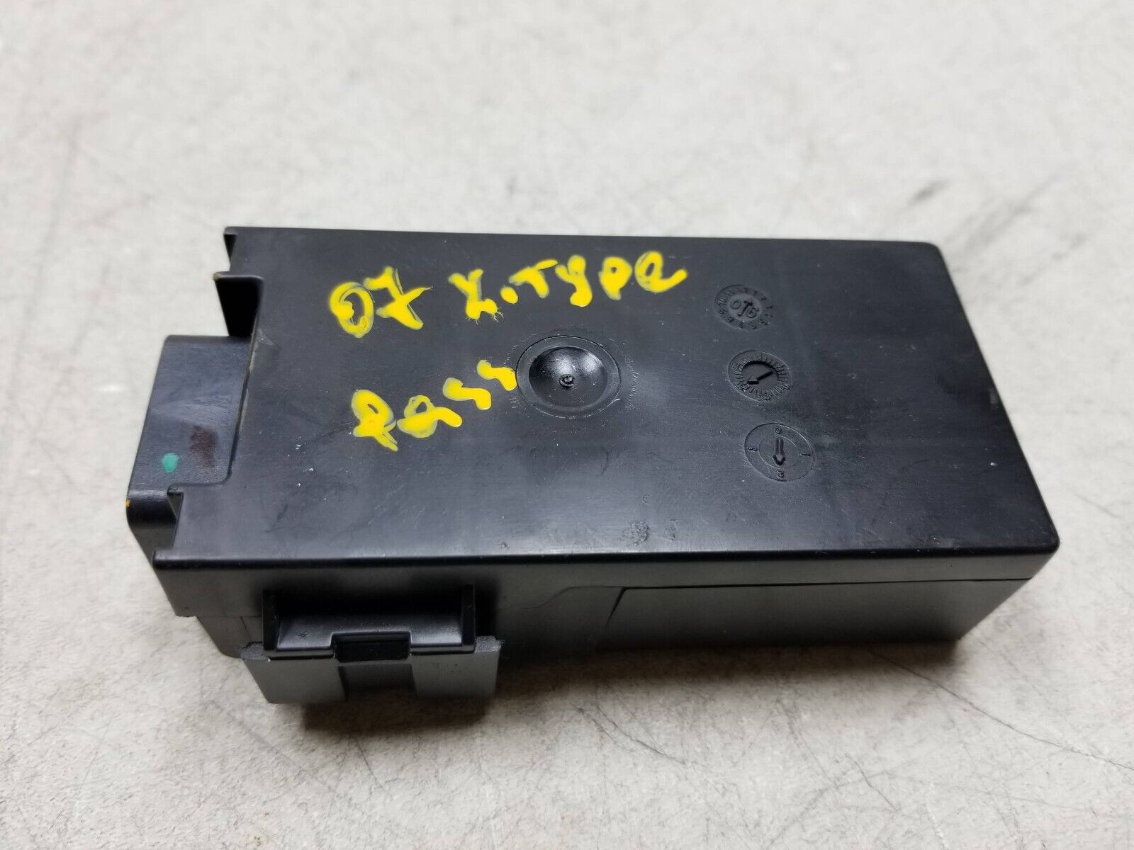 2008 Jaguar X-Type Front Passenger Seat Control Module & Wiring Harness OEM - Compatible with Power Seat Adjustment & Heating Functions
