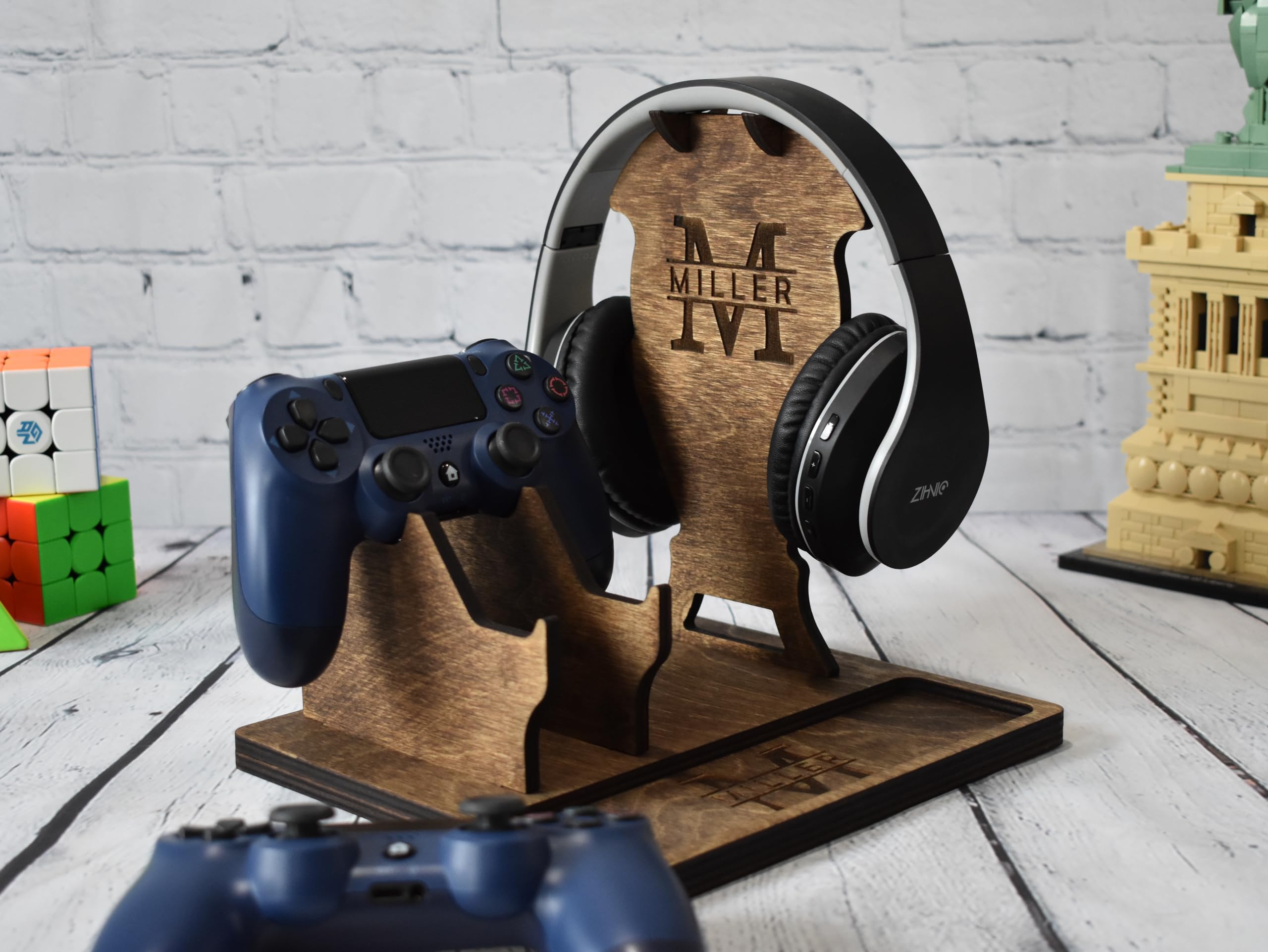 Wooden Headphone & Controller Stand - Gaming Gift for Christmas & Home Use