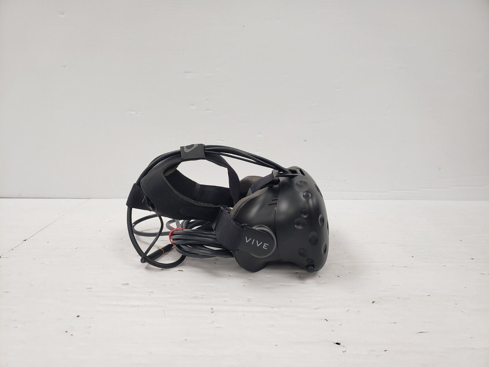 HTC 2PRB100 VR Headset - Virtual Reality Headset for Gaming & Entertainment | Immersive VR Experience for PC & Mobile Devices