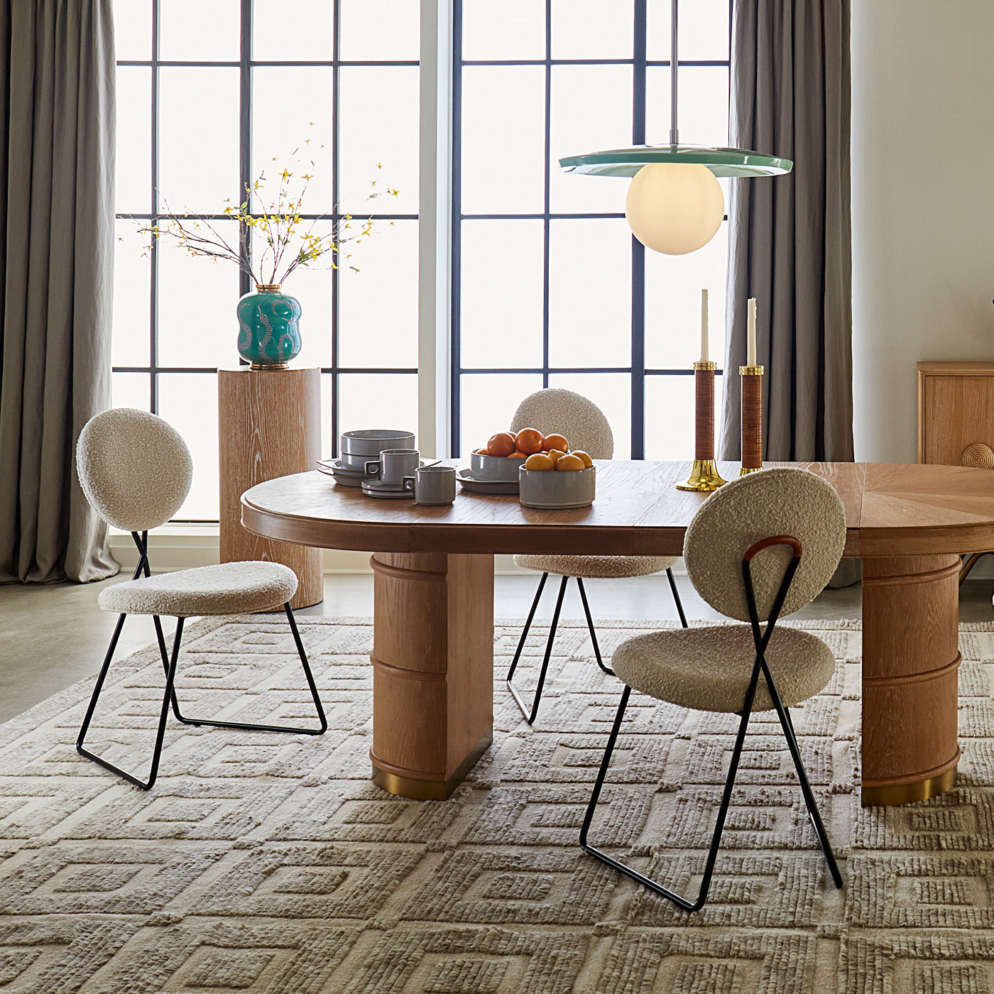 Modern Brussels Dining Table - Solid Wood Round Kitchen Table for 4-6 People - Perfect for Family Dinners, Entertaining Guests & Small Space Dining Rooms