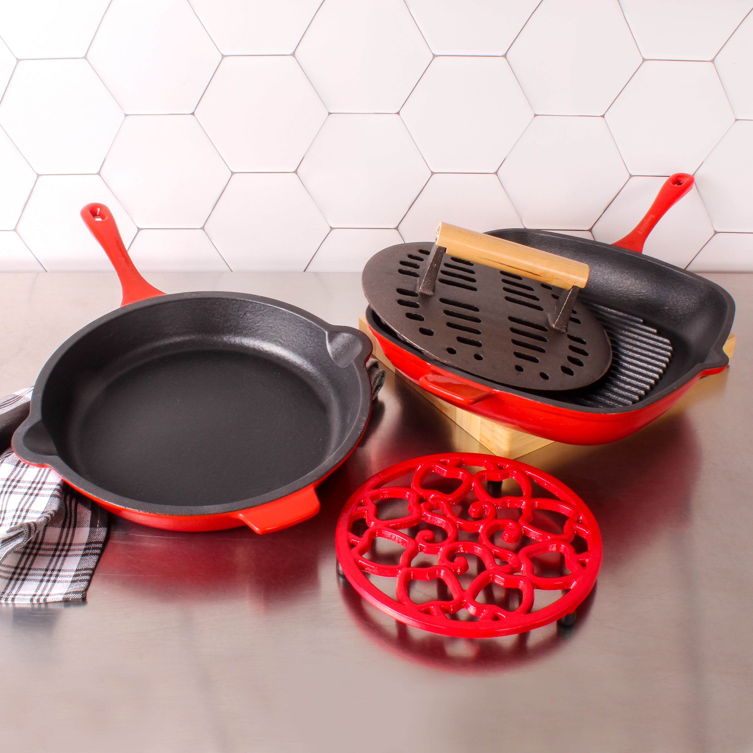 BergHOFF Neo 4-Piece Cast Iron Grill and Fry Pan Set - Red Nonstick Cookware for Stovetop, Oven & Outdoor Grilling - Perfect for Steaks, Burgers & Stir-Fry Cooking