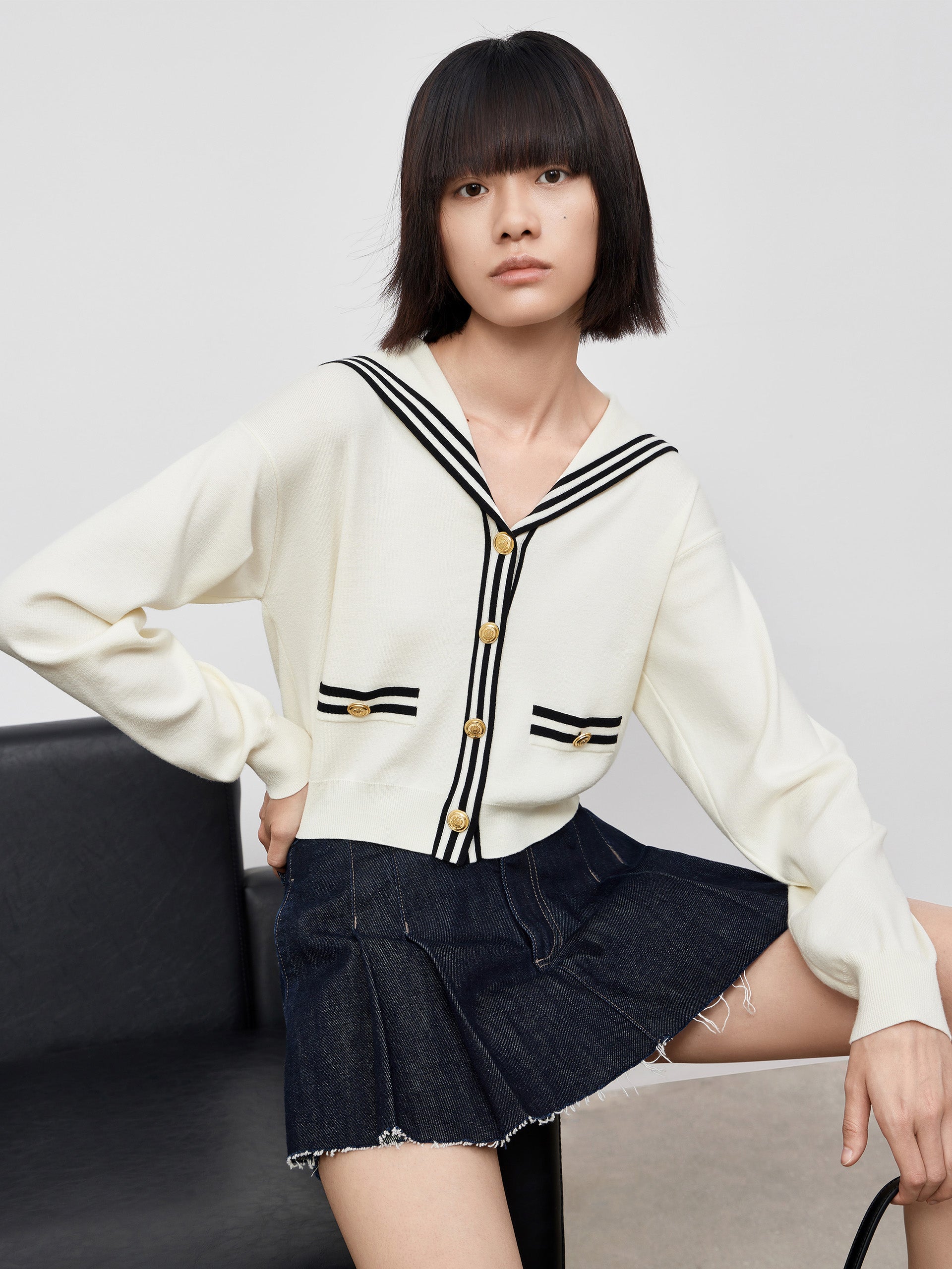 Stylish Contrast Metal Button Knit Top for Women - Trendy Casual & Office Wear - Perfect for Fall Layering and Date Nights