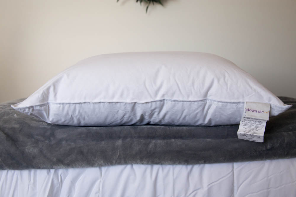 Premium Luxury Goose Down Pillow for Neck Support - Medium Firmness - Hypoallergenic & Breathable for Side, Back, and Stomach Sleepers - Perfect for Bedroom, Hotel, and Travel Use