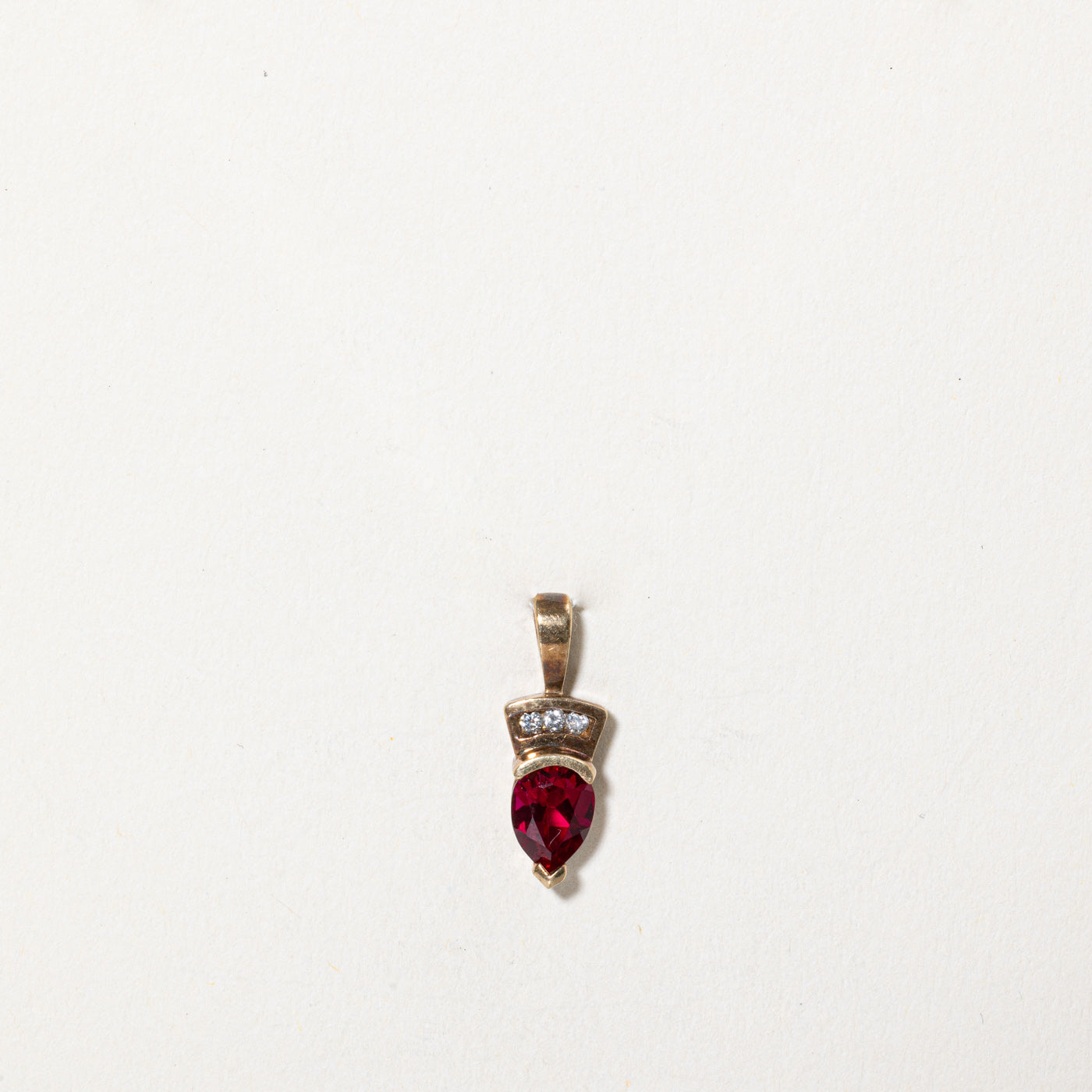 1.00ct Synthetic Ruby & 0.03ctw Diamond Pendant Necklace - Elegant Jewelry for Women, Perfect for Valentine's Day Gifts, Anniversary & Special Occasions