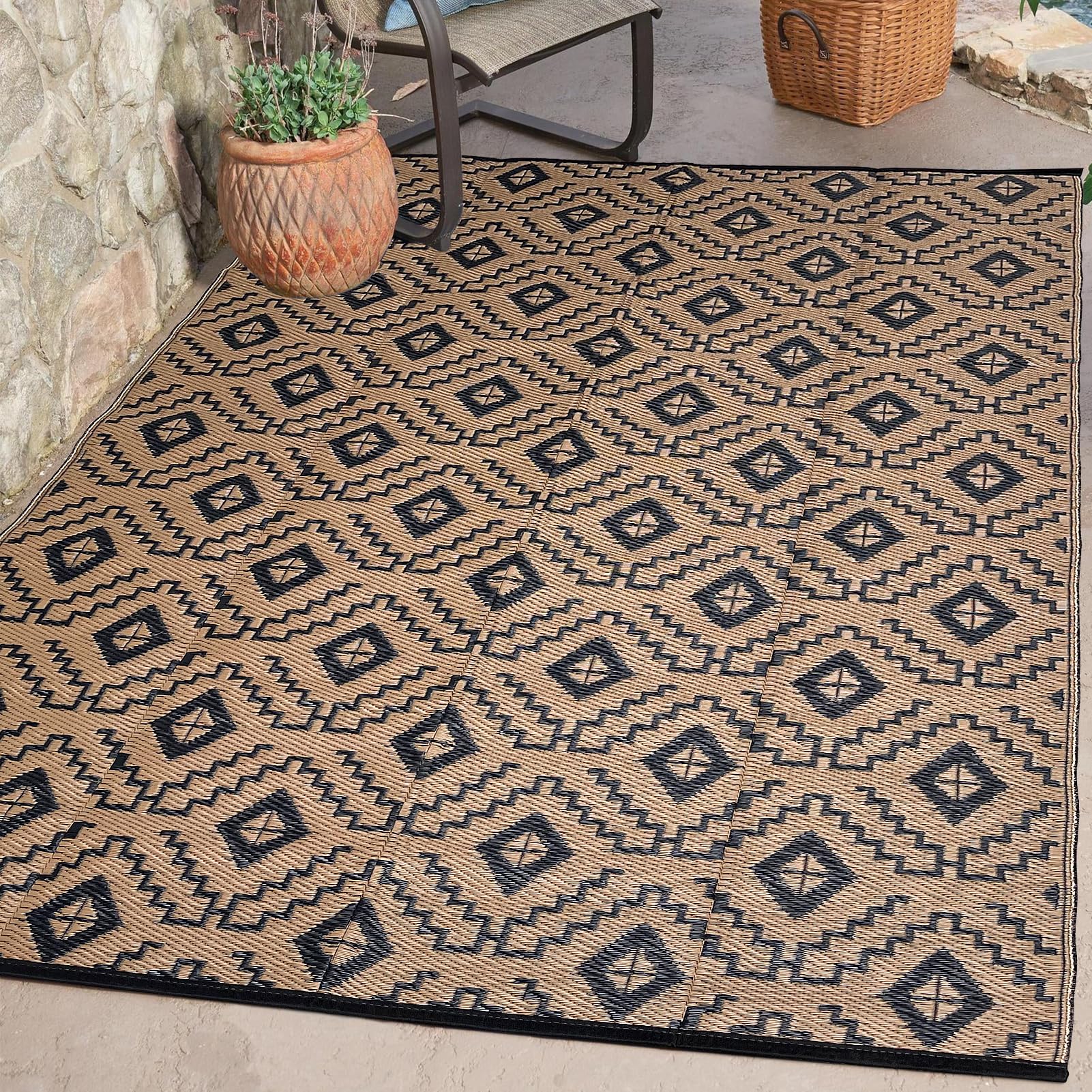 LILIOFFIC 5'x8' Reversible Outdoor Rug - Waterproof Plastic Straw Mat for Patio, Deck, RV, Camping, Beach & Picnic | Indoor/Outdoor Use | Durable Black & Brown Design for All-Weather Protection