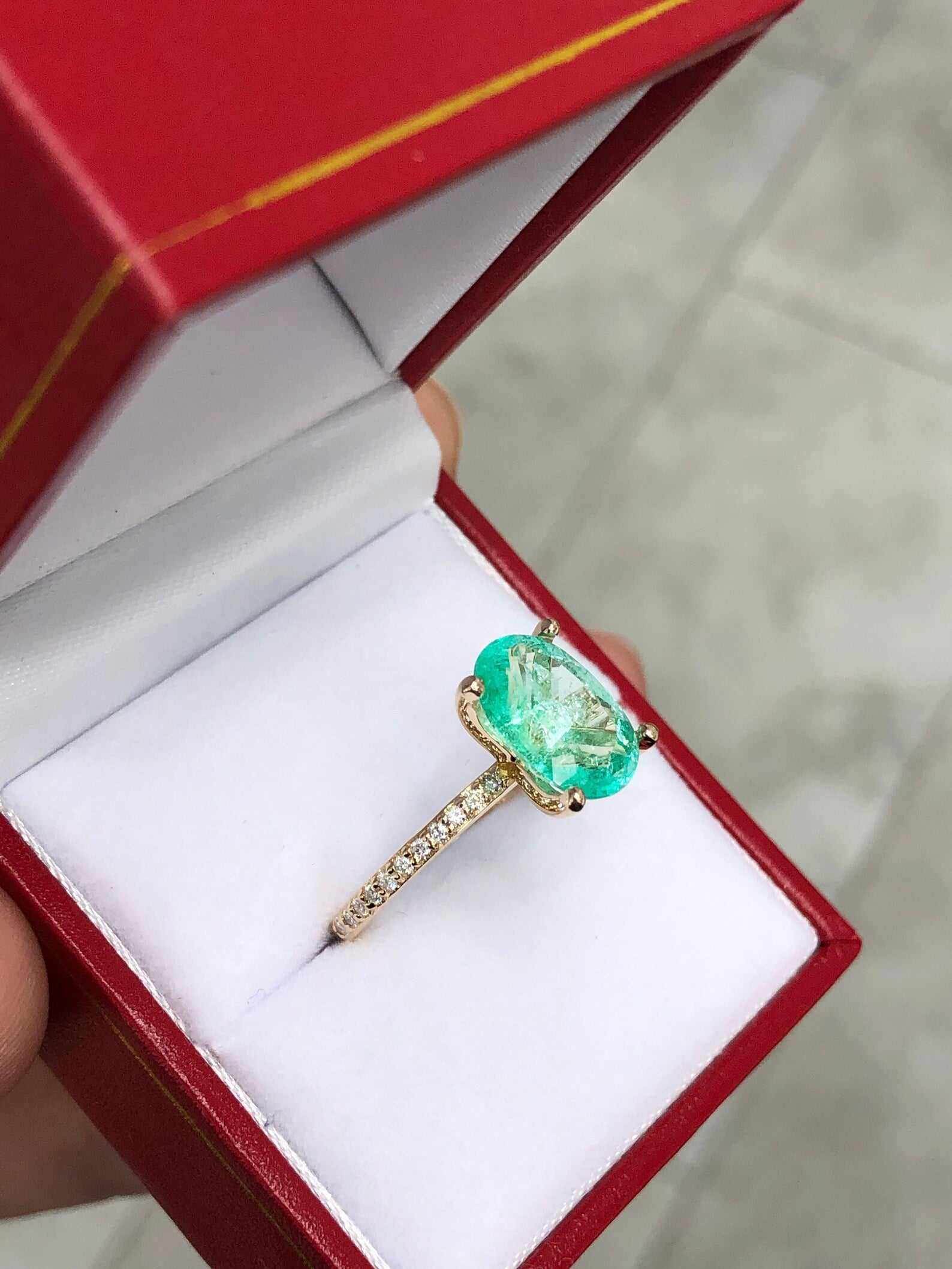 3.10tcw Oval Colombian Emerald & Diamond Accent 14K Gold Engagement Ring for Women - Perfect for Proposals, Anniversaries & Bridal Jewelry