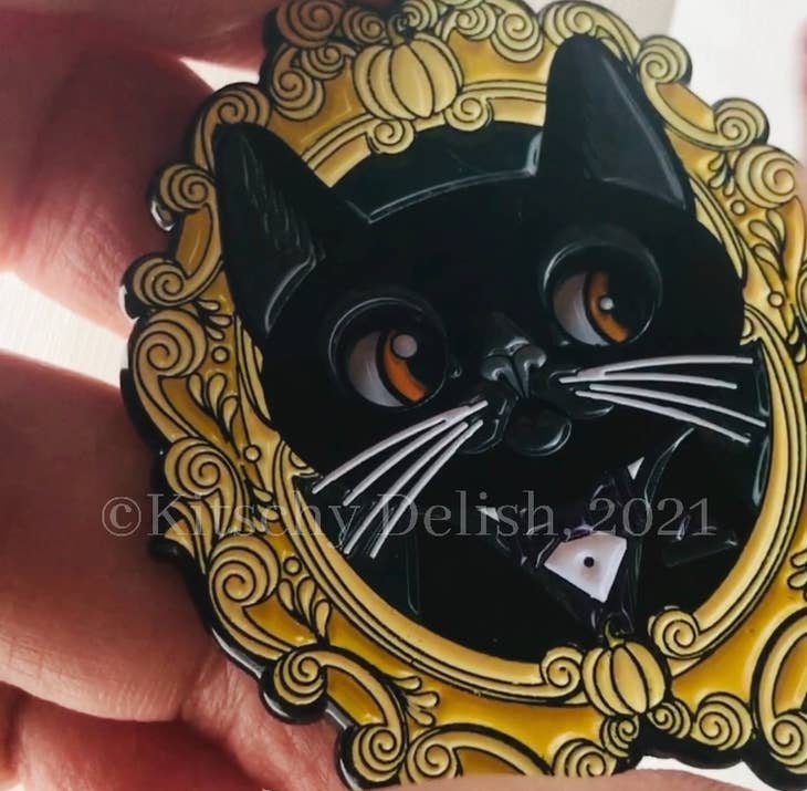 Cat Eyes Sliding Enamel Pin - Cute Cat Brooch for Jackets, Bags & Hats - Perfect Gift for Cat Lovers & Fashion Accessories