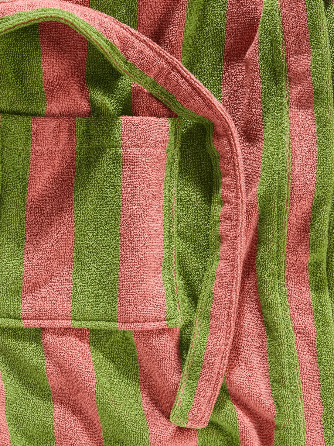 Luxury Soft Plush Bathrobe for Women - Berry Color, Cozy Spa Robe with Pockets, Perfect for Relaxation at Home, After Shower, and Hotel Use