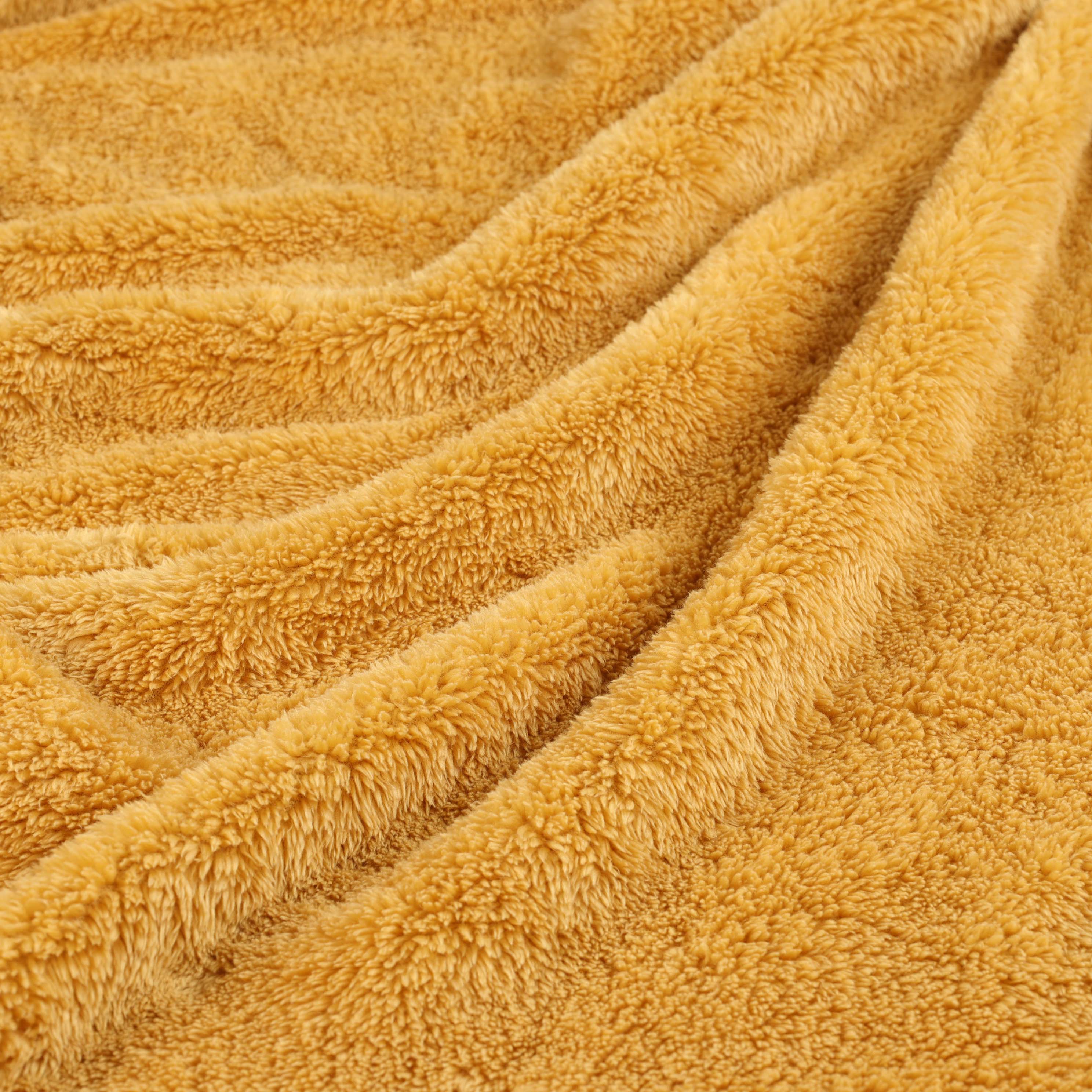 Classic Solid Fleece Plush Medium Weight Fluffy Soft Blanket - Cozy & Warm for Bed, Sofa, Travel & Gifts | Ultra-Soft Throw Blanket for All Seasons