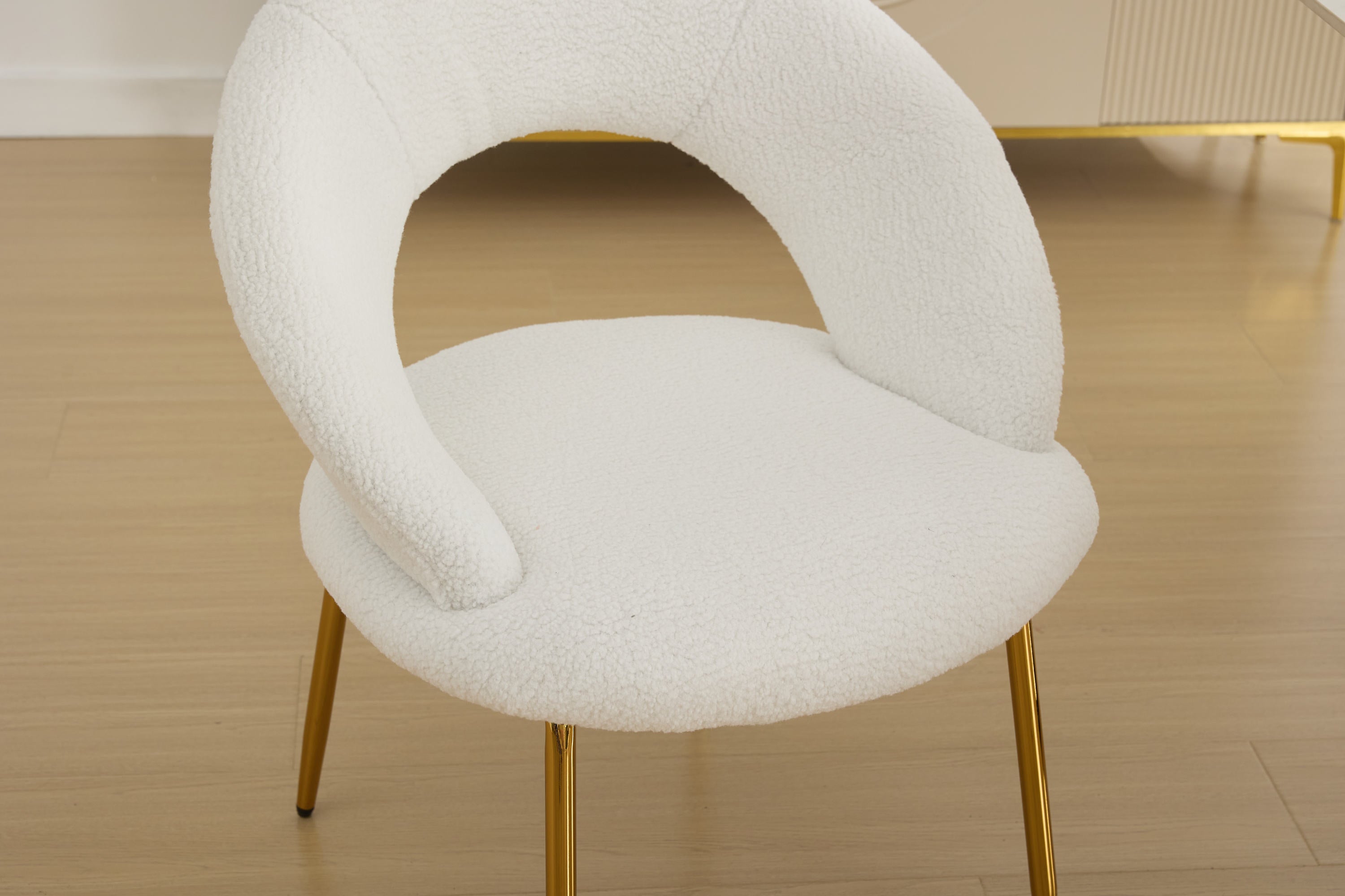 061 Set of 1 White Teddy Fabric Dining Chairs with Curved Backrest and Golden Metal Legs - Elegant Kitchen & Dining Room Seating for Home, Restaurant, or Cafe Use