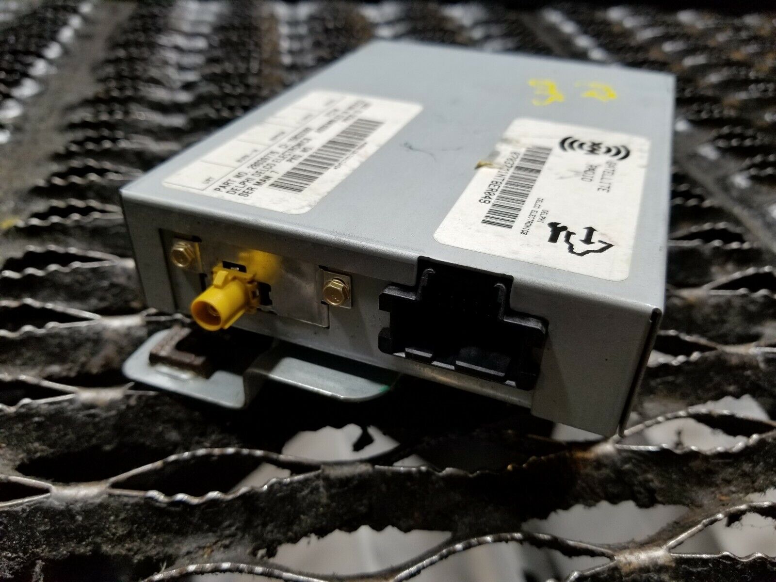 2006-2011 Cadillac DTS Satellite Radio Receiver Control Module OEM Replacement - Perfect for Car Audio System Upgrade & Entertainment Enhancement