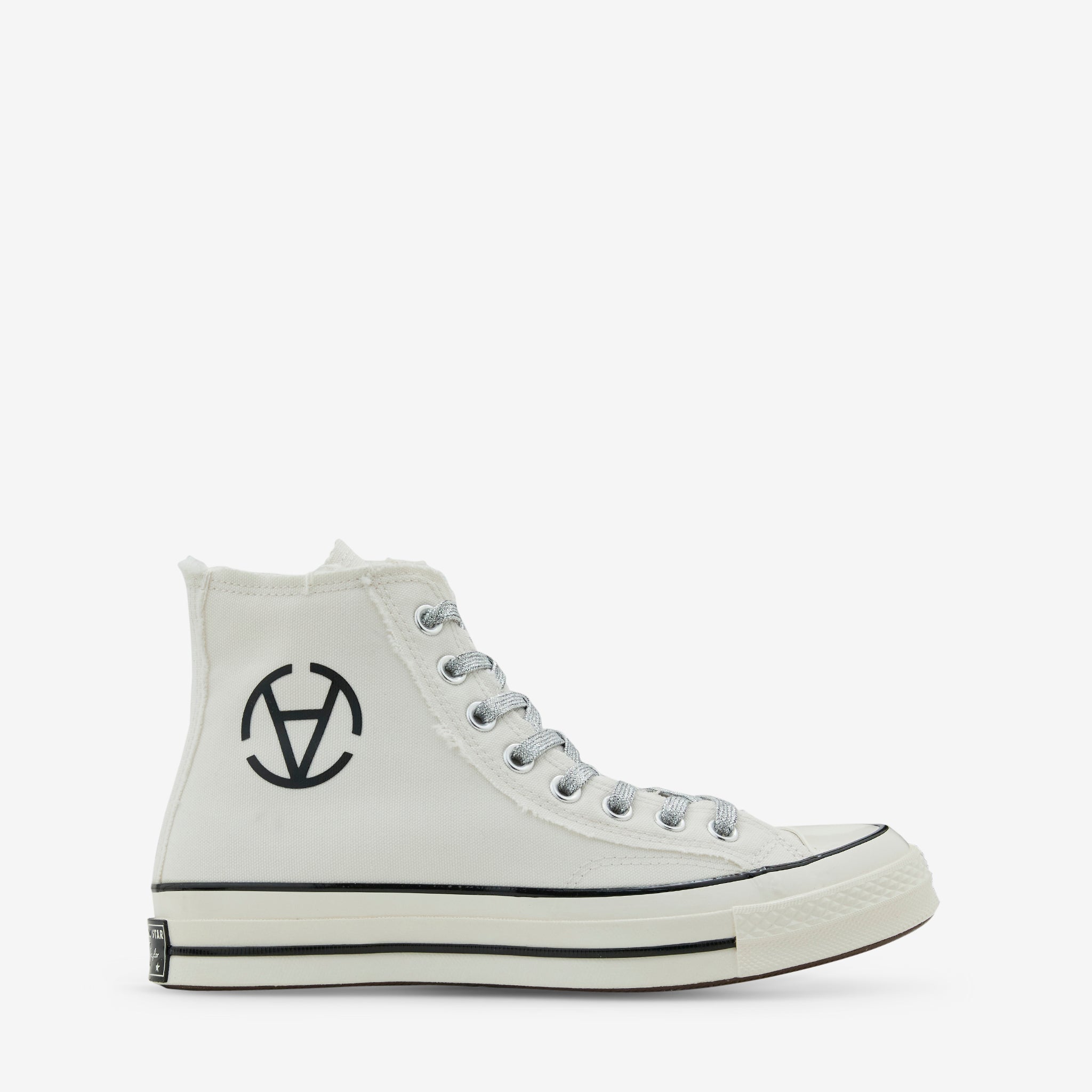 Converse Chuck '70 Hi Top Vintage White Sneakers - Classic Unisex Casual Shoes for Men & Women - Perfect for Streetwear, Skateboarding & Everyday Fashion