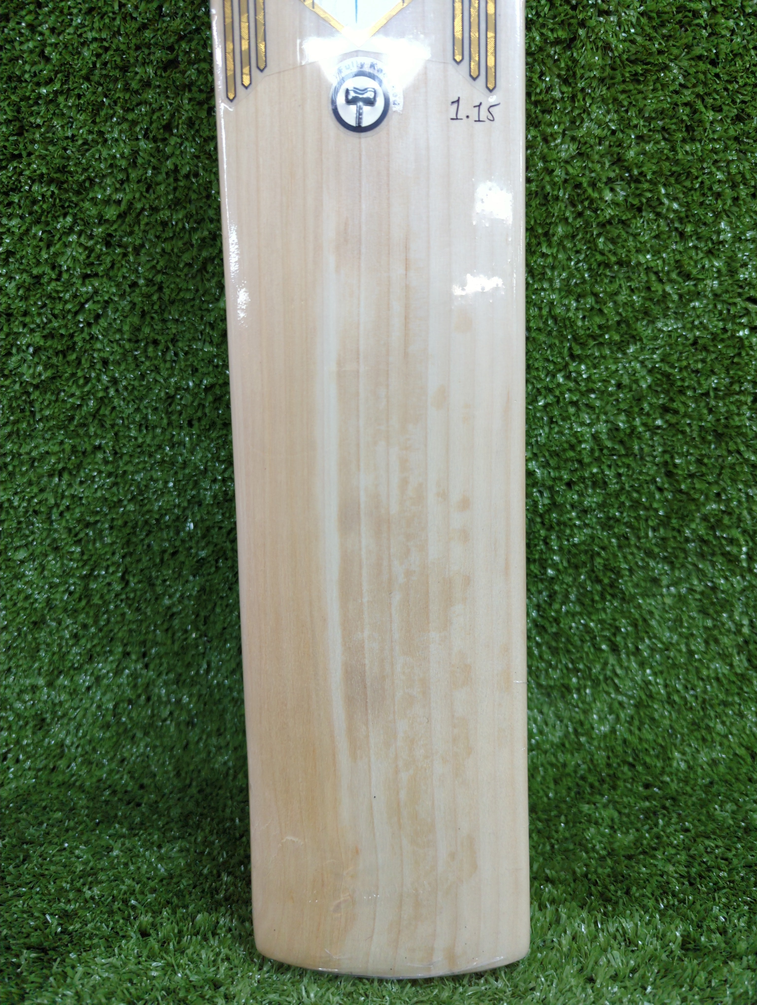 Premium English Willow Cricket Bat for Juniors & Youth - Lightweight & Durable for Training & Matches - Perfect for School, Club, and Competitive Play