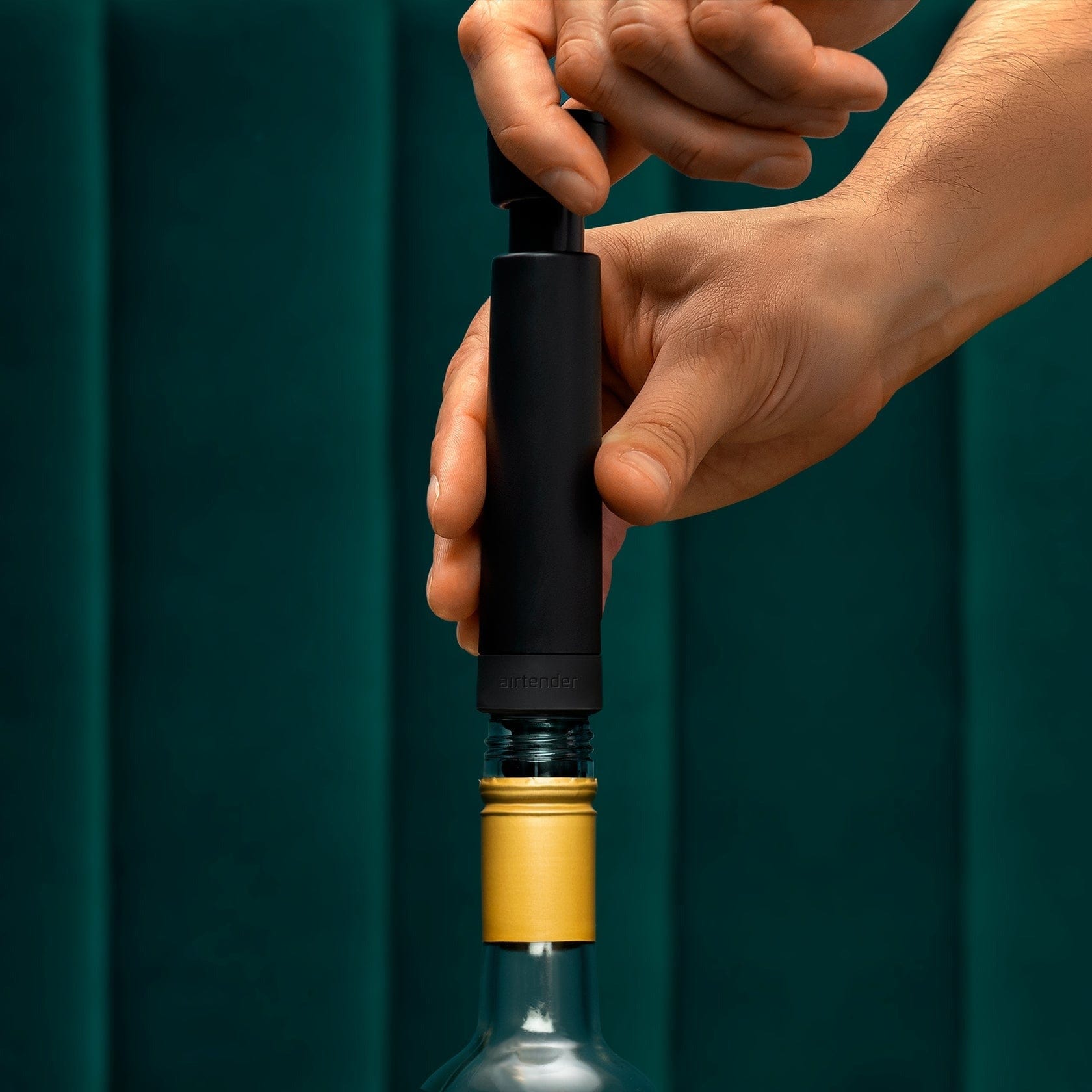 Airtender Wine Vacuum Preserver & Sealer - Keep Wine Fresh for Weeks | Perfect for Home Bars, Parties & Wine Storage