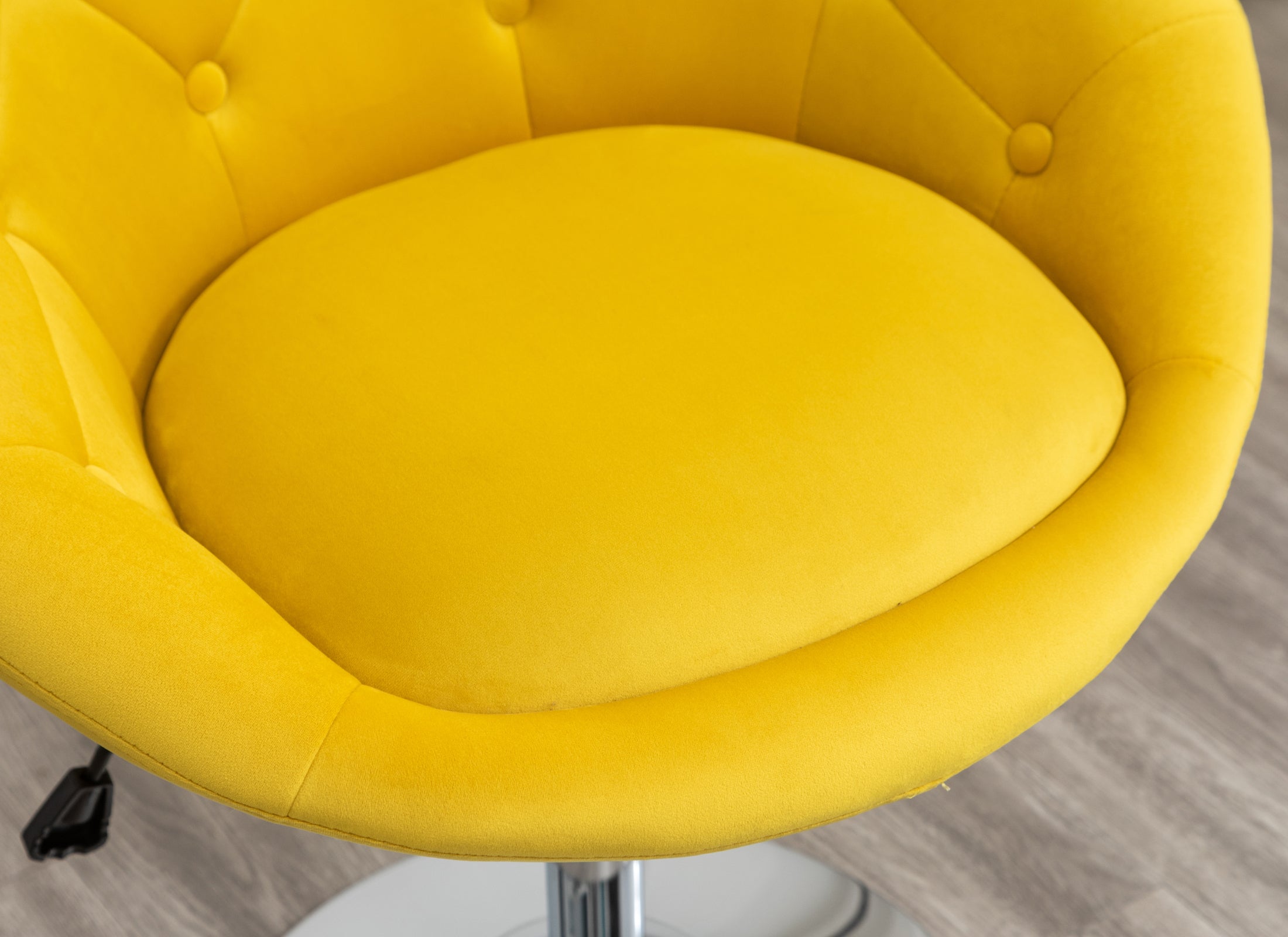 Roundhill Furniture Noas Velvet Upholstered Tufted Back Swivel Accent Chair - Yellow Velvet Lounge Chair for Living Room, Bedroom & Office Decor