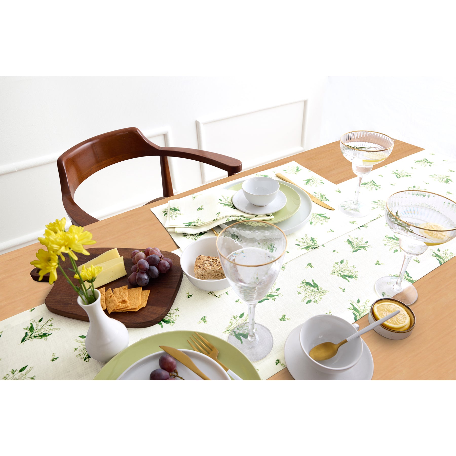 Elegant Lily of the Valley Floral Table Runner - Perfect for Wedding, Party & Home Decor